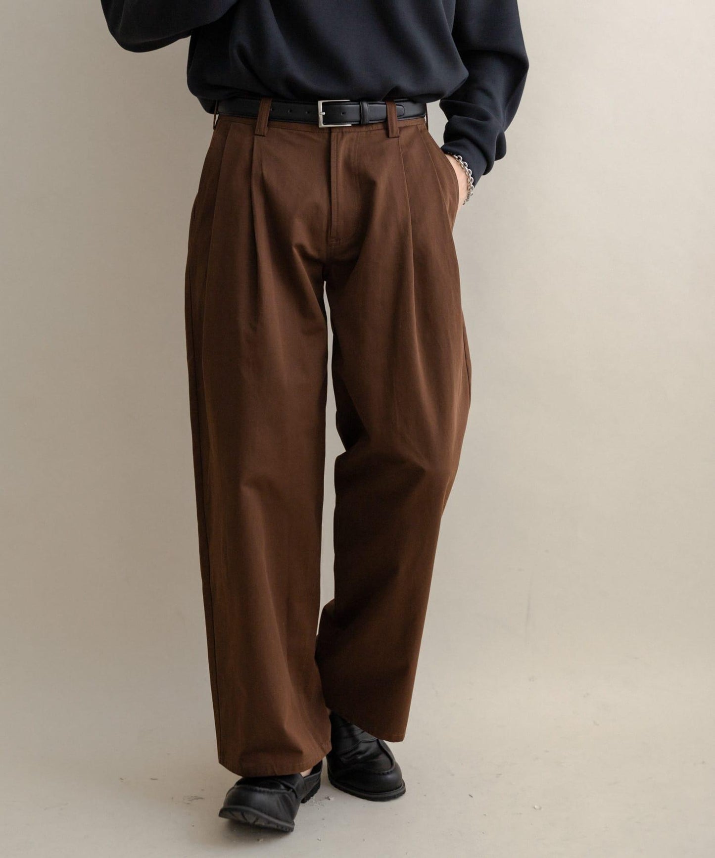 2褶寬鬆斜紋棉布長褲