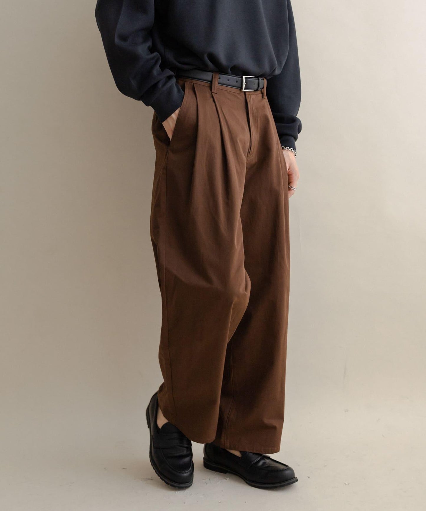 2褶寬鬆斜紋棉布長褲