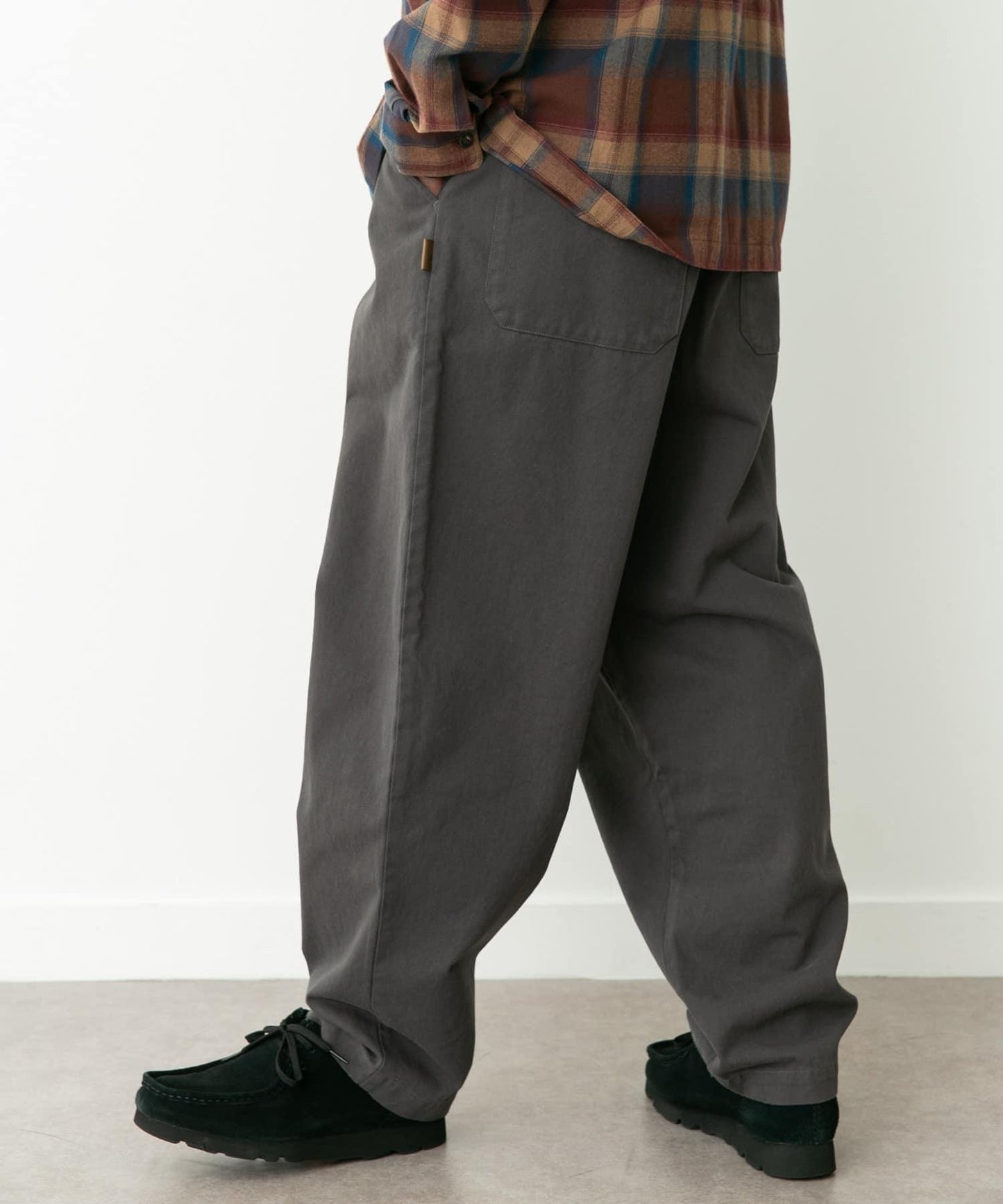 基礎寬鬆休閒斜紋棉布長褲