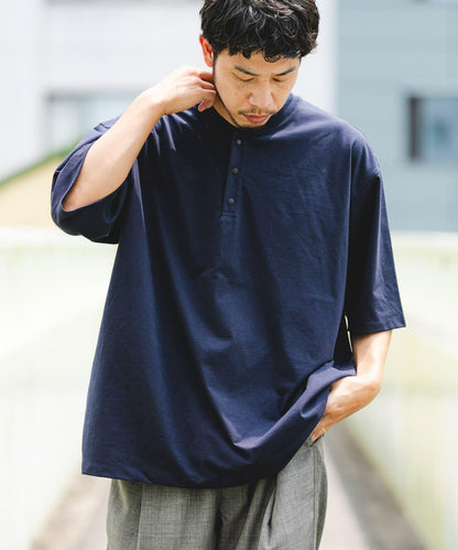 『UR TECH』寬鬆亨利領T恤