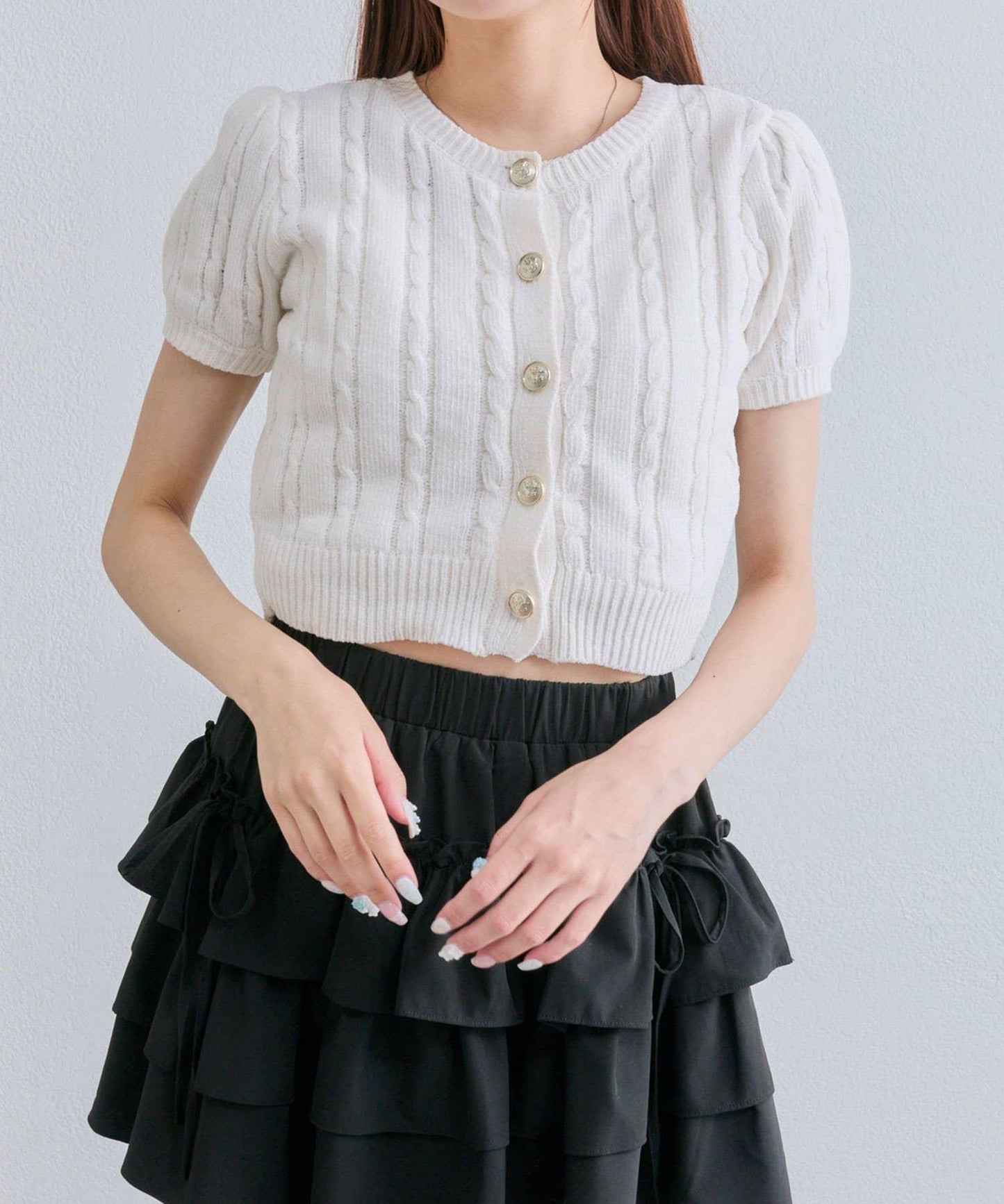 蓬鬆金色鈕釦針織衫