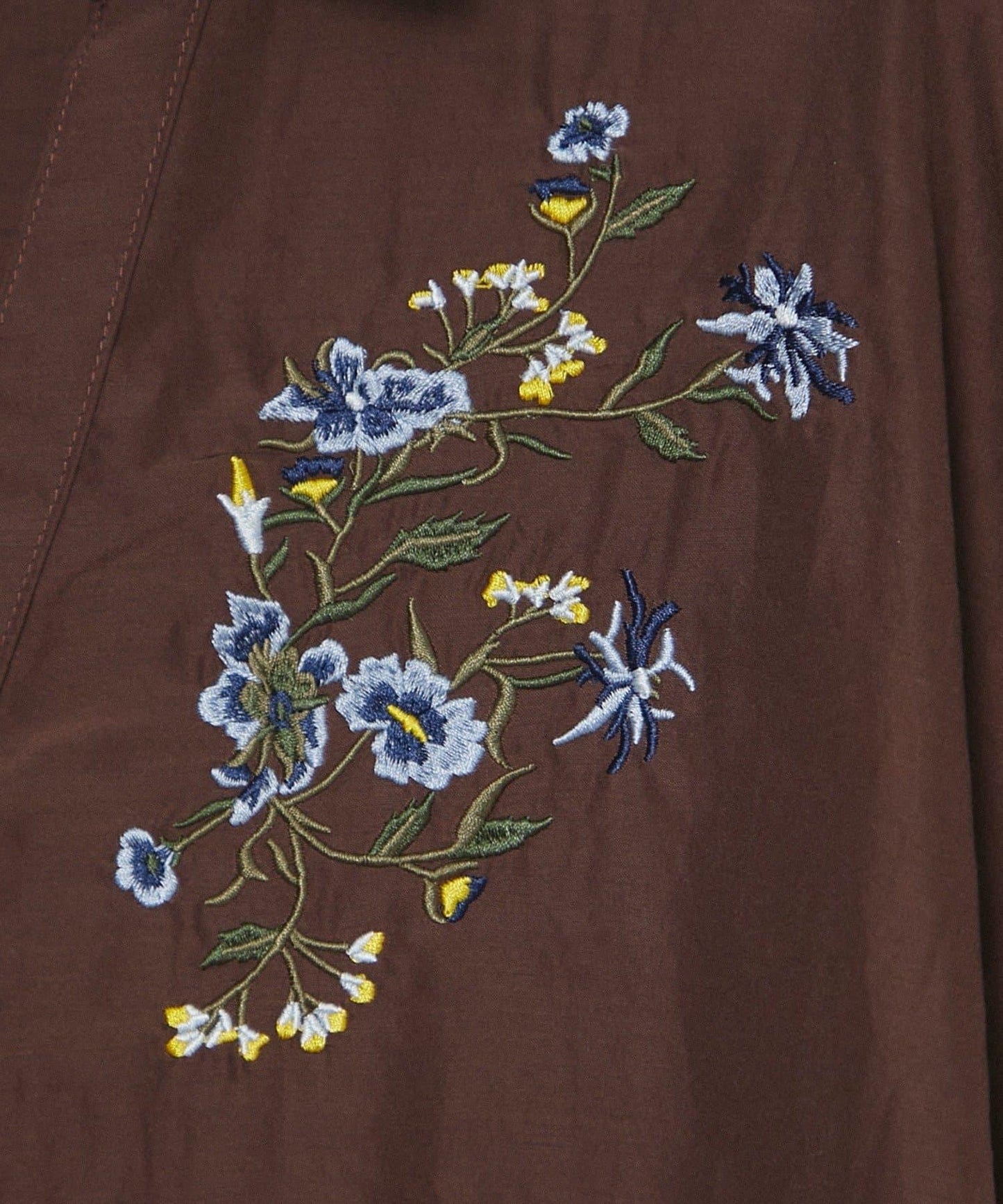 人氣系列！胸部刺繡竹筍褶皺襯衫