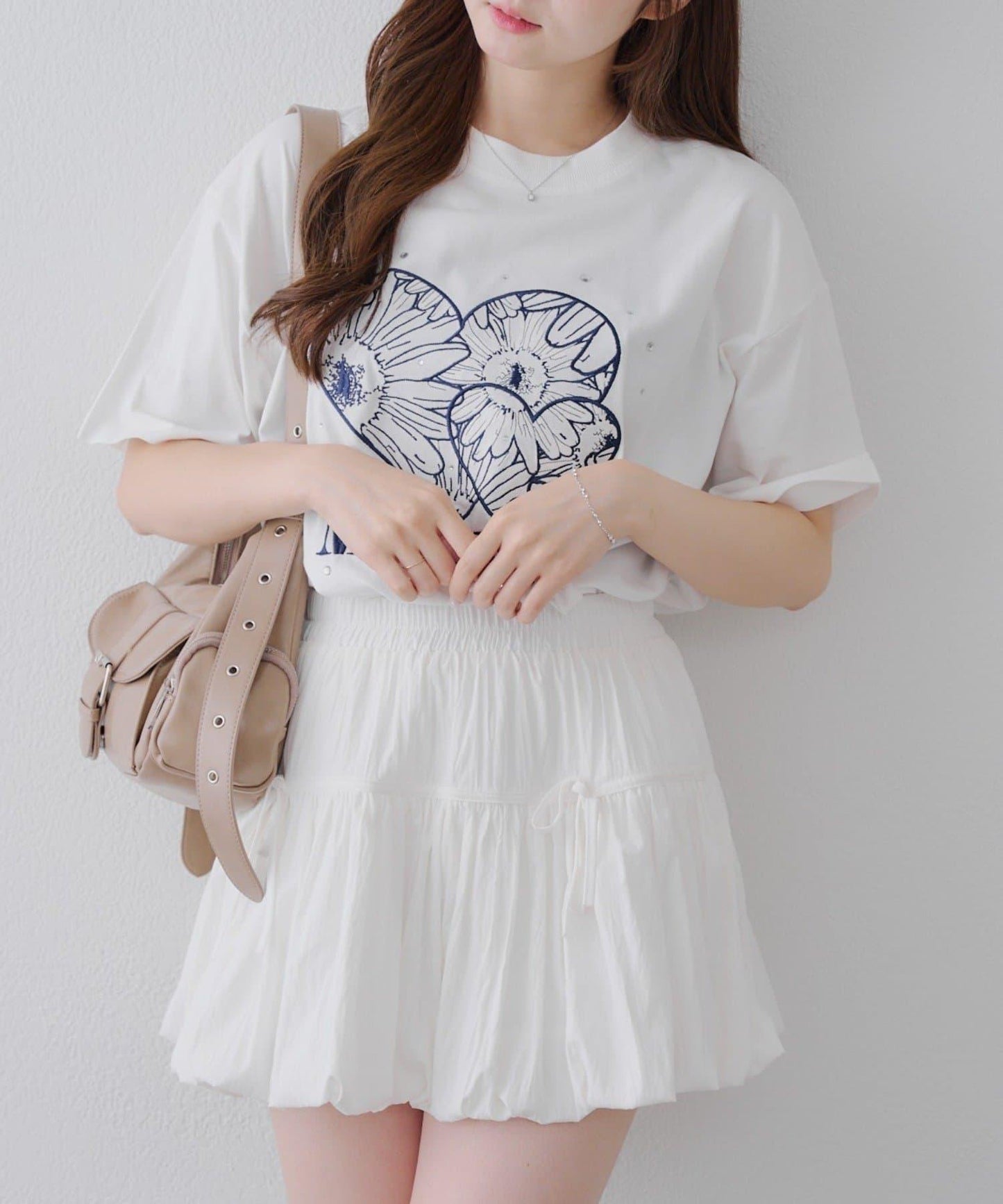 亮片花朵刺繡寬鬆T恤