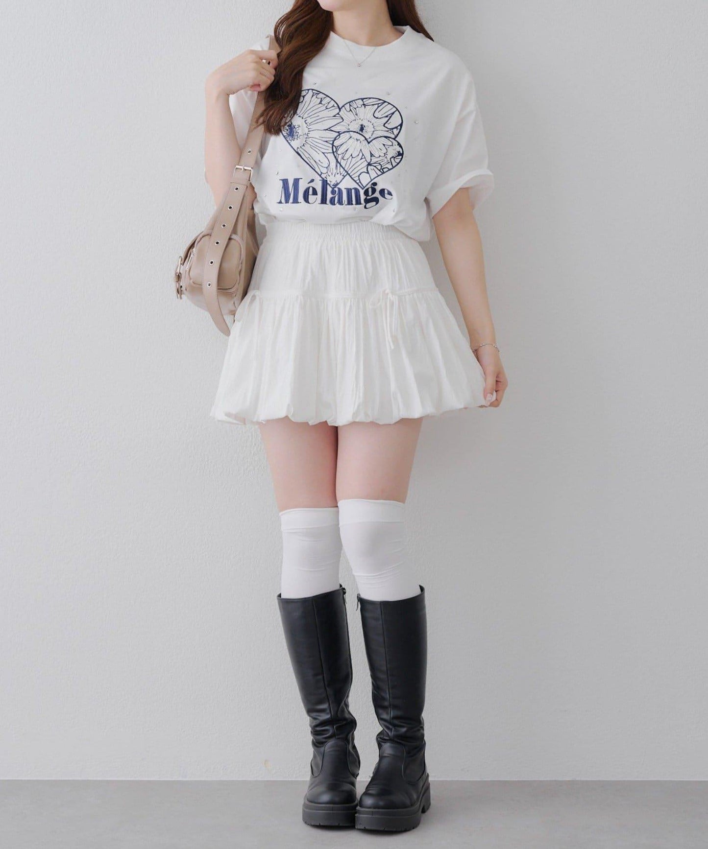 亮片花朵刺繡寬鬆T恤