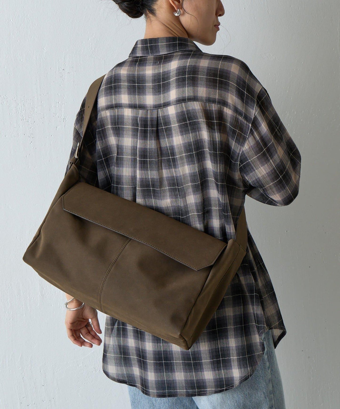 【AW】麂皮翻蓋單肩包