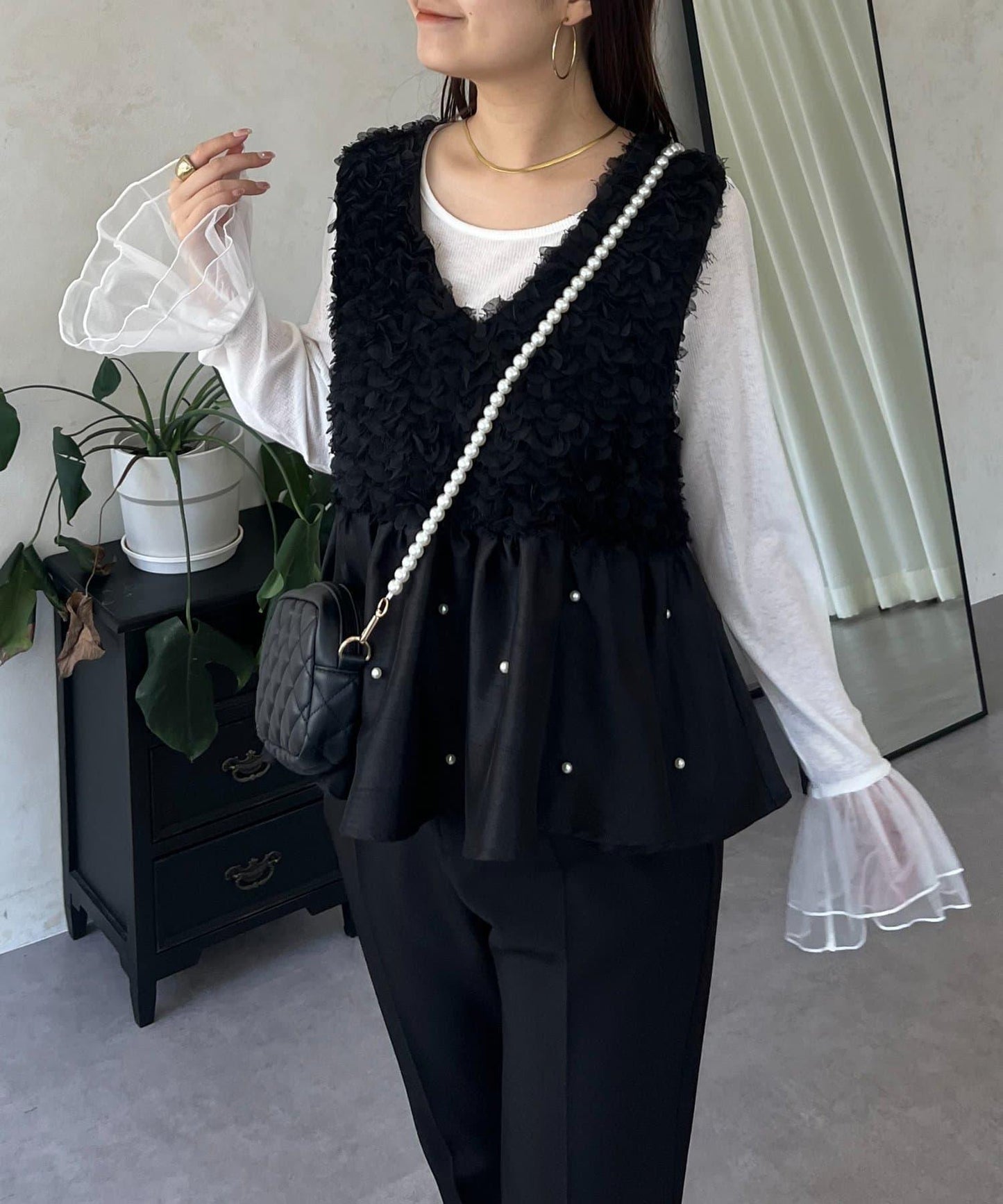 【總選舉參賽單品】花卉圖案珍珠荷葉邊背心