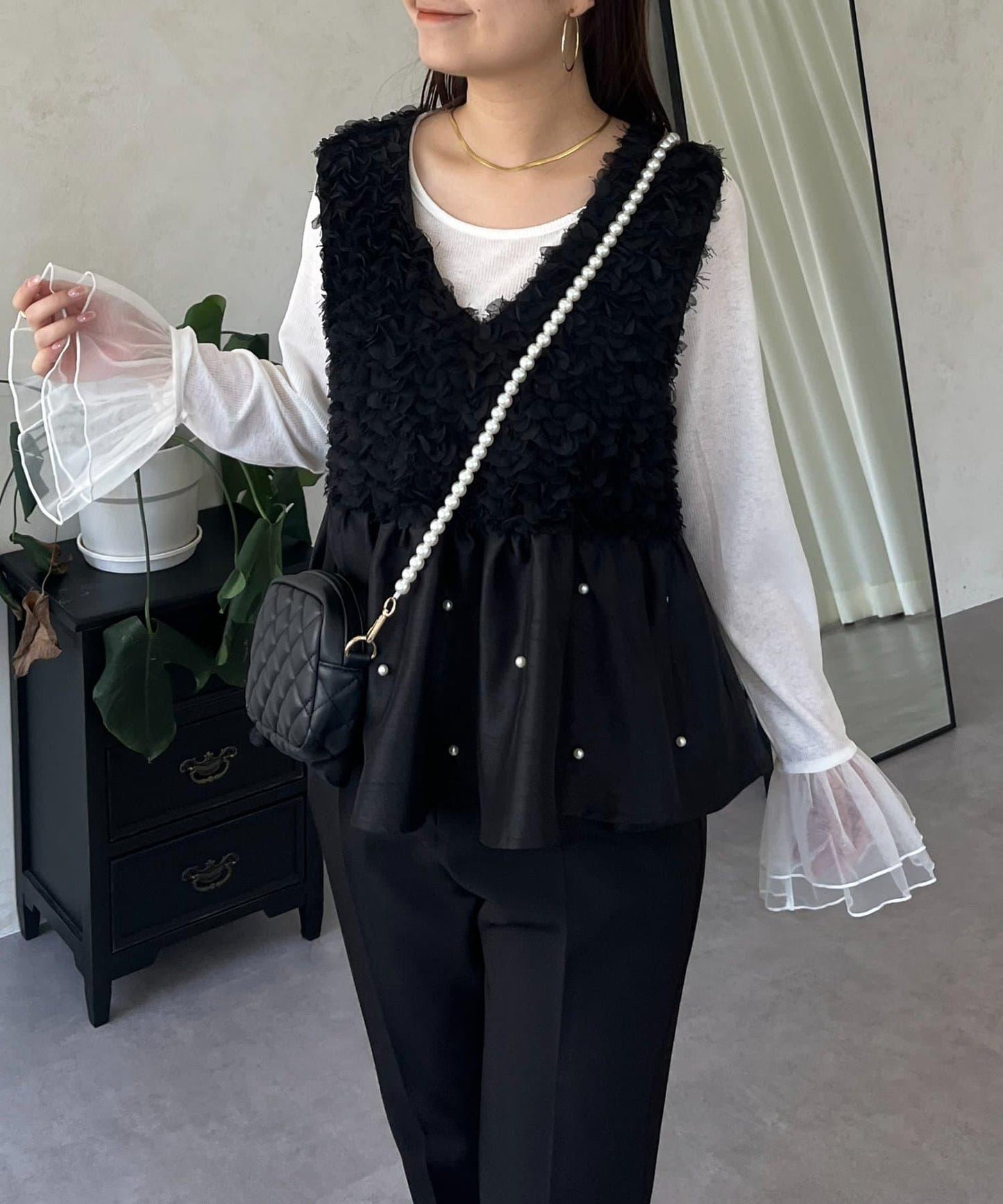 【總選舉參賽單品】花卉圖案珍珠荷葉邊背心