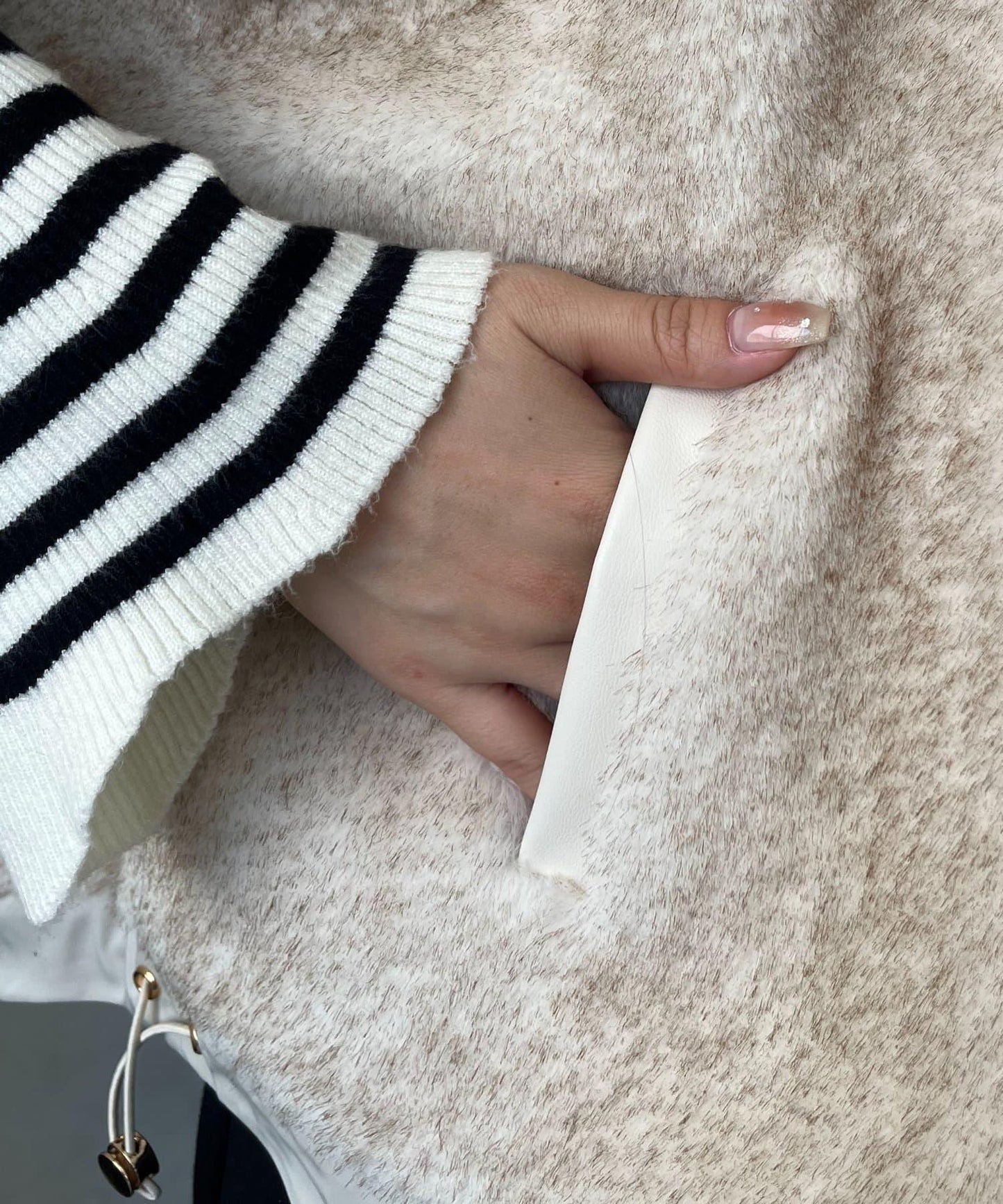 【總選舉參賽單品】貂絨風格連帽毛皮披肩