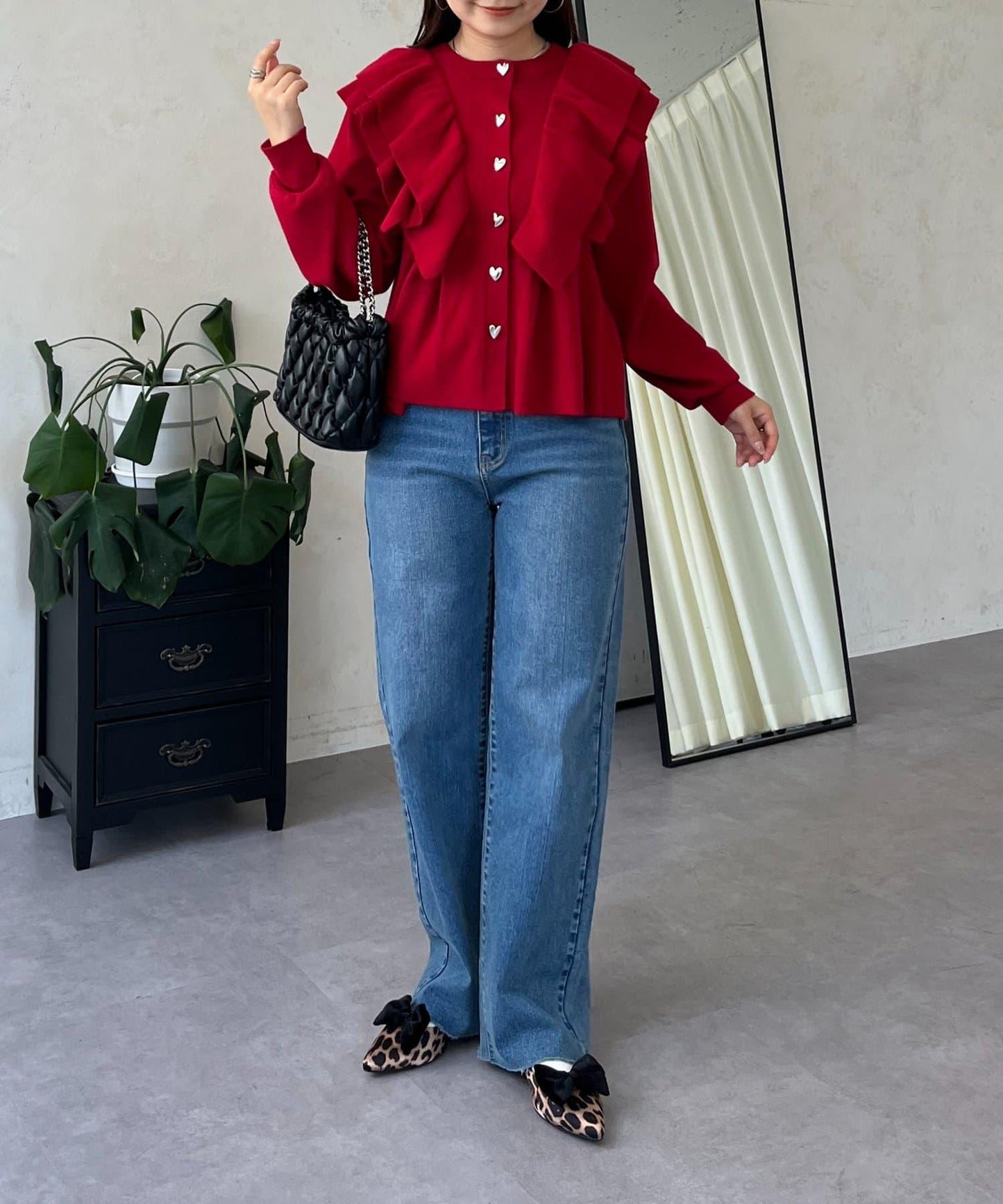 【總選舉參賽單品】愛心紐扣荷葉邊短款收腰開衫