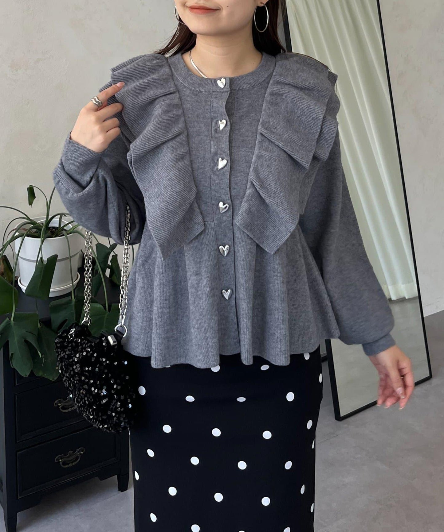 【總選舉參賽單品】愛心紐扣荷葉邊短款收腰開衫