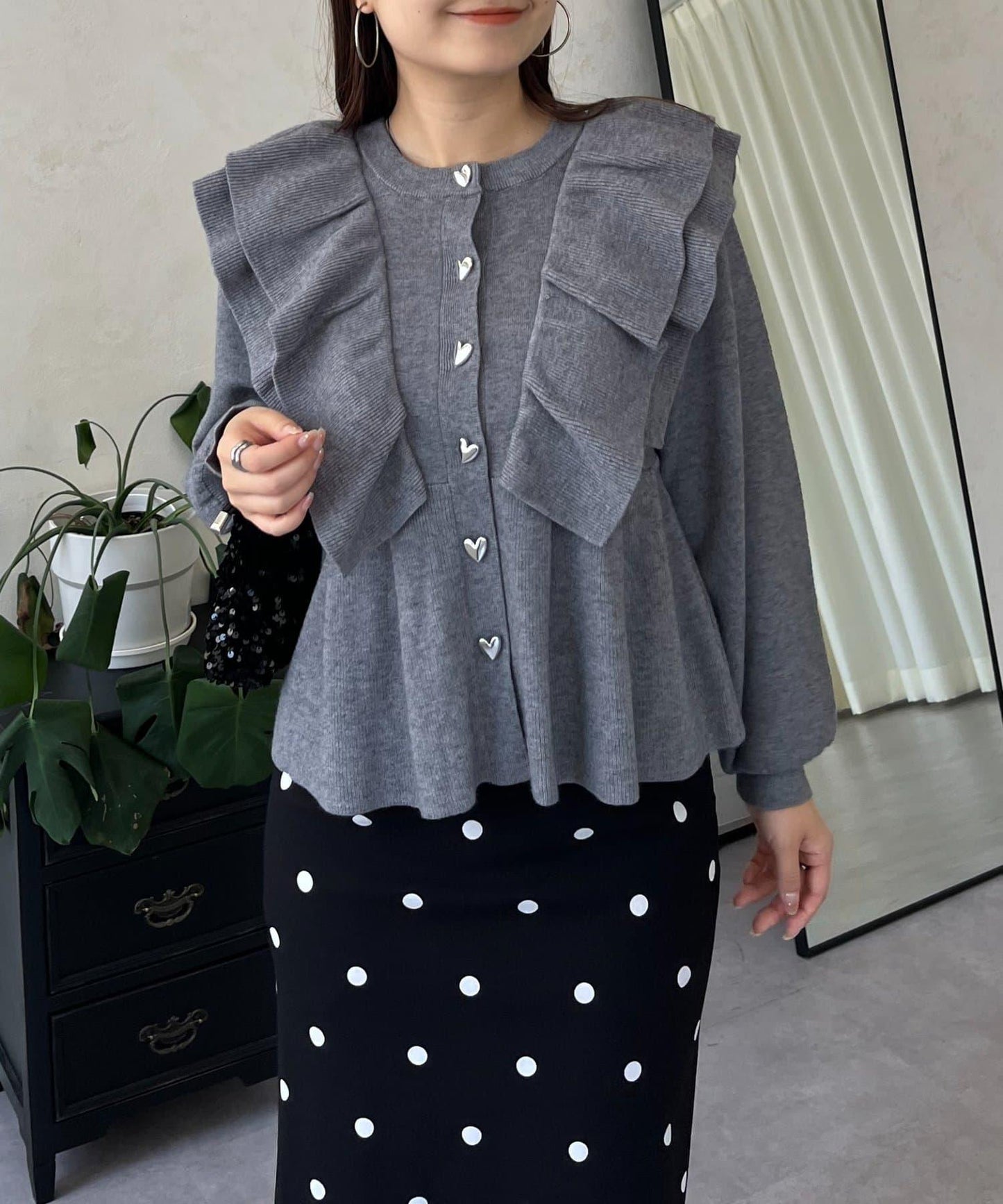 【總選舉參賽單品】愛心紐扣荷葉邊短款收腰開衫