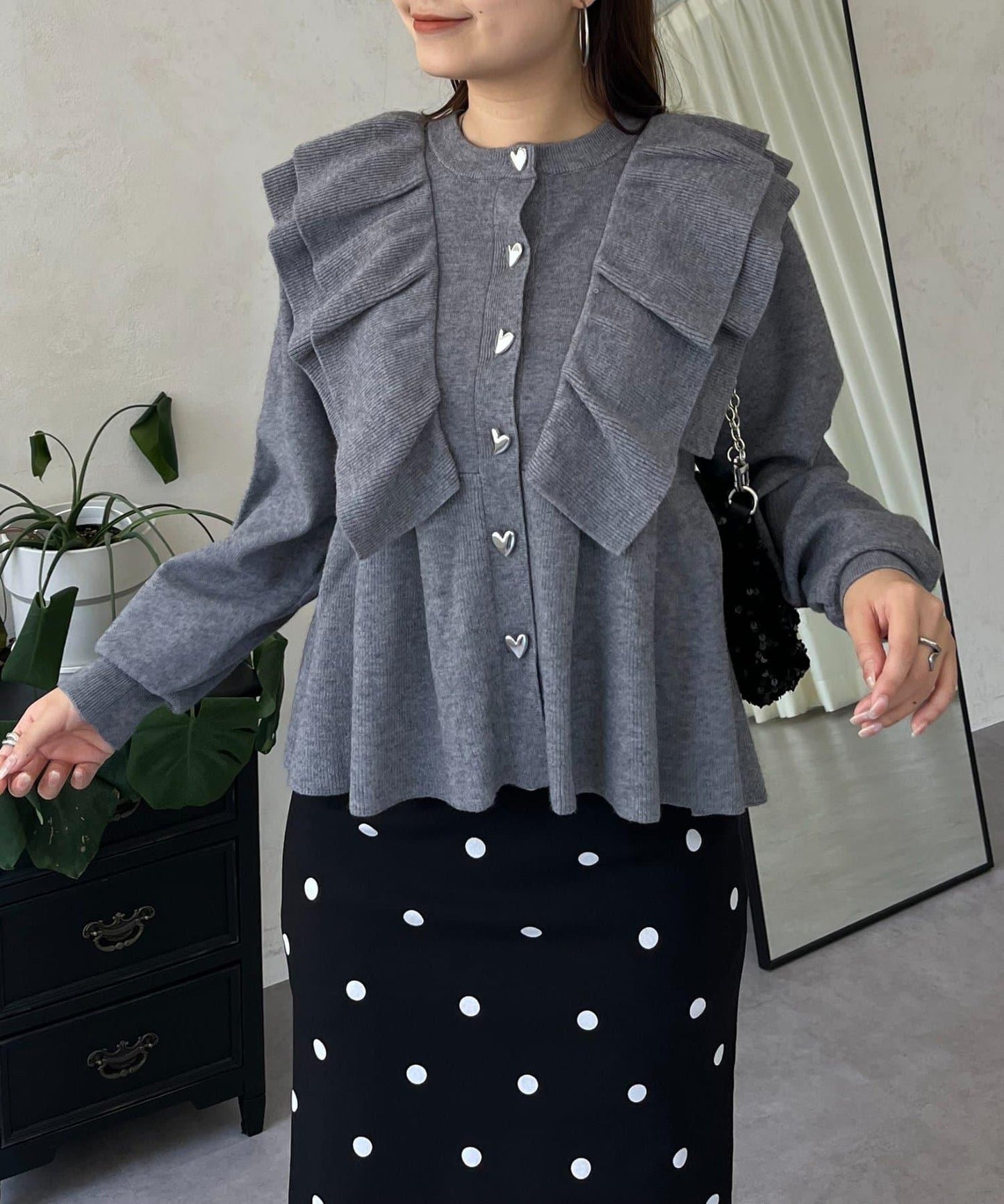 【總選舉參賽單品】愛心紐扣荷葉邊短款收腰開衫