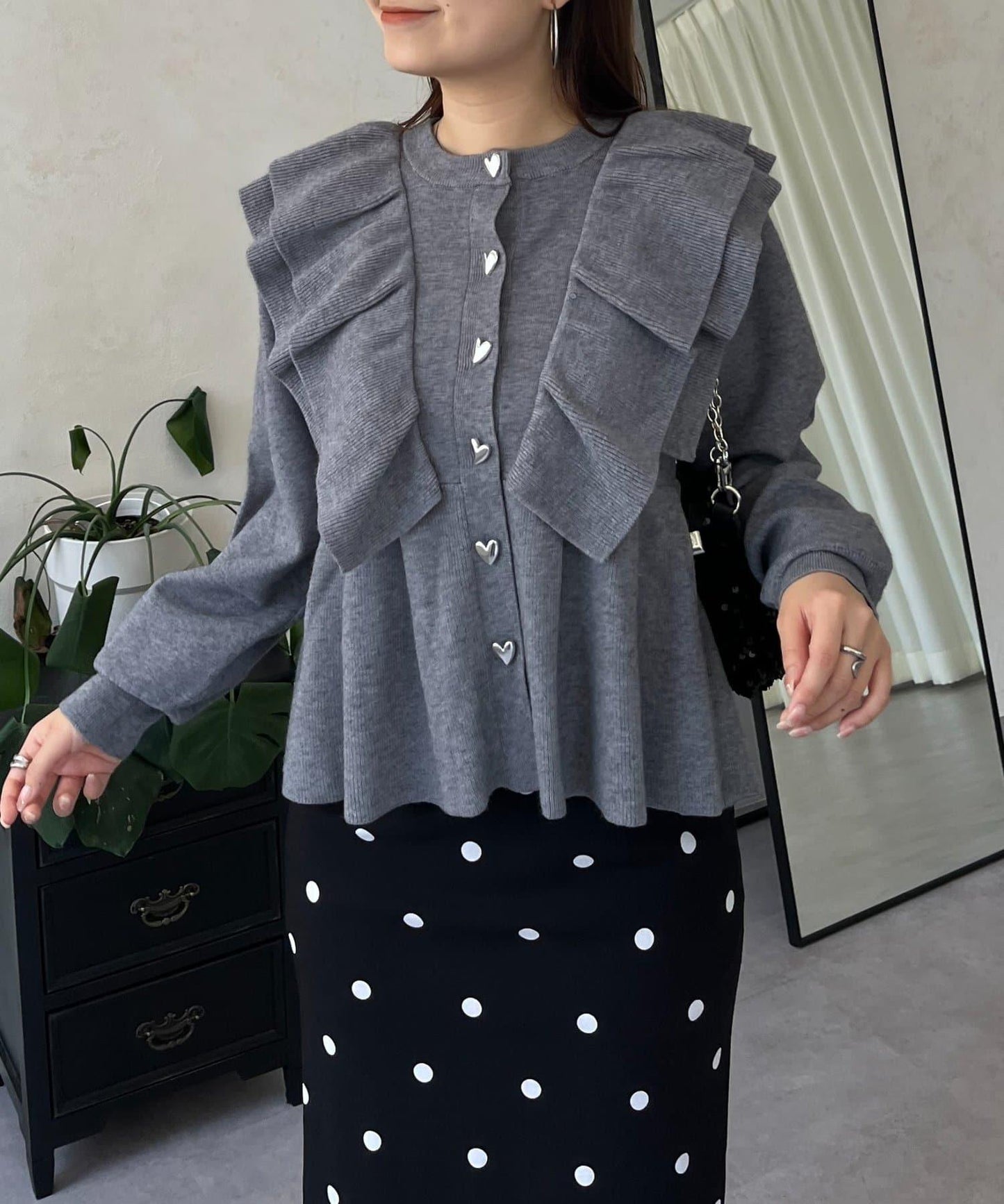 【總選舉參賽單品】愛心紐扣荷葉邊短款收腰開衫