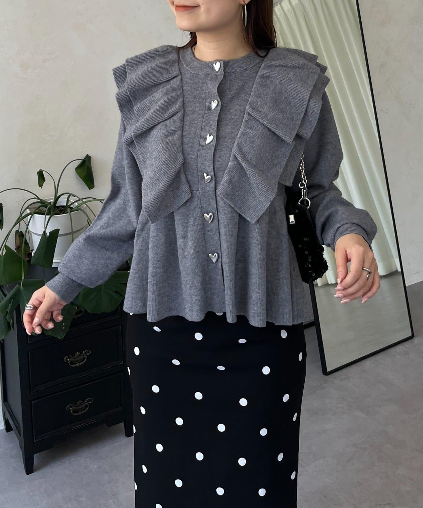 【總選舉參賽單品】愛心紐扣荷葉邊短款收腰開衫