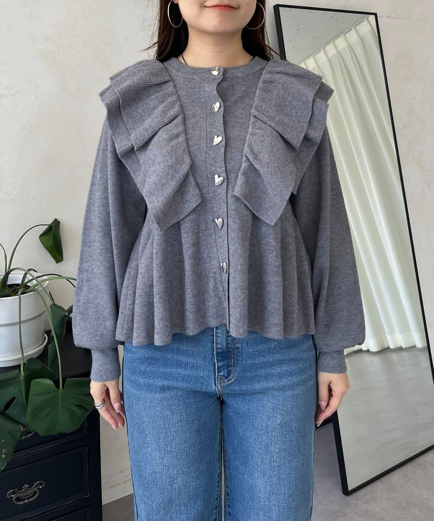 【總選舉參賽單品】愛心紐扣荷葉邊短款收腰開衫