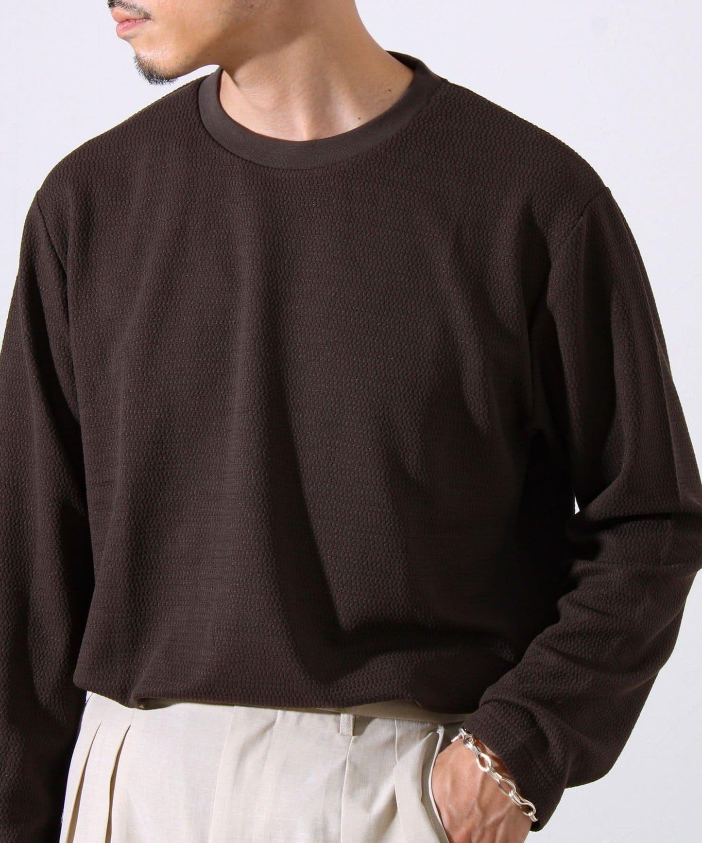 【系列累計人氣】【推薦作為夾克內搭】浮雕提花長袖T恤