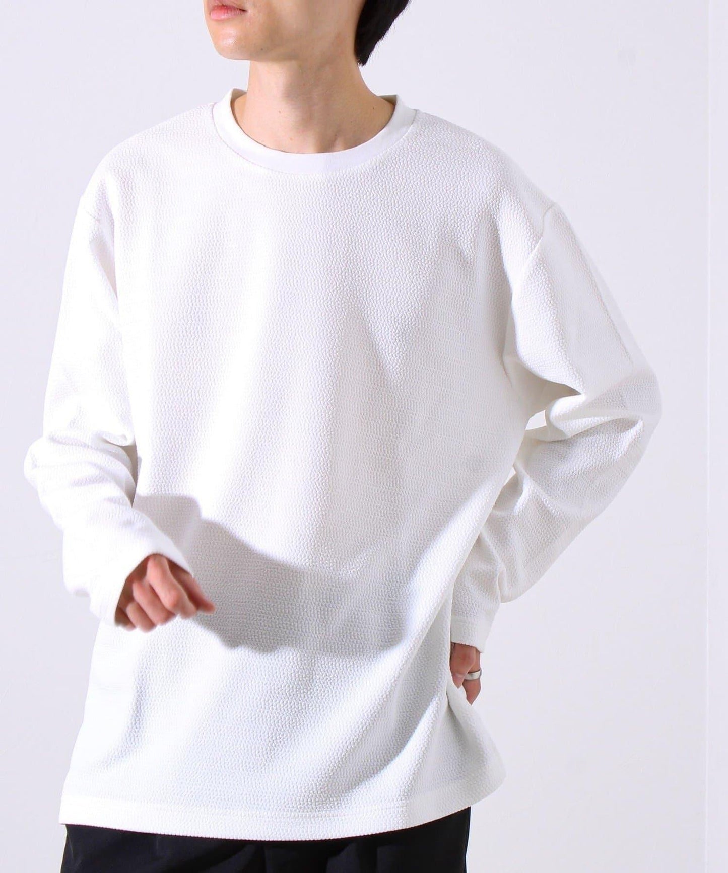 【系列累計人氣】【推薦作為夾克內搭】浮雕提花長袖T恤