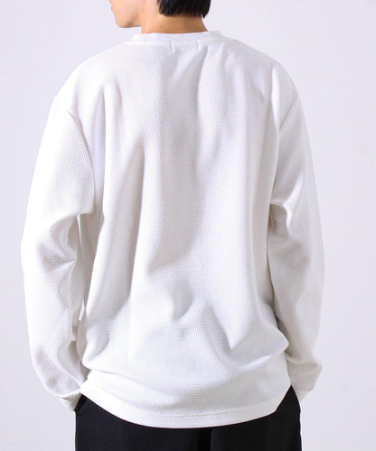 【系列累計人氣】【推薦作為夾克內搭】浮雕提花長袖T恤