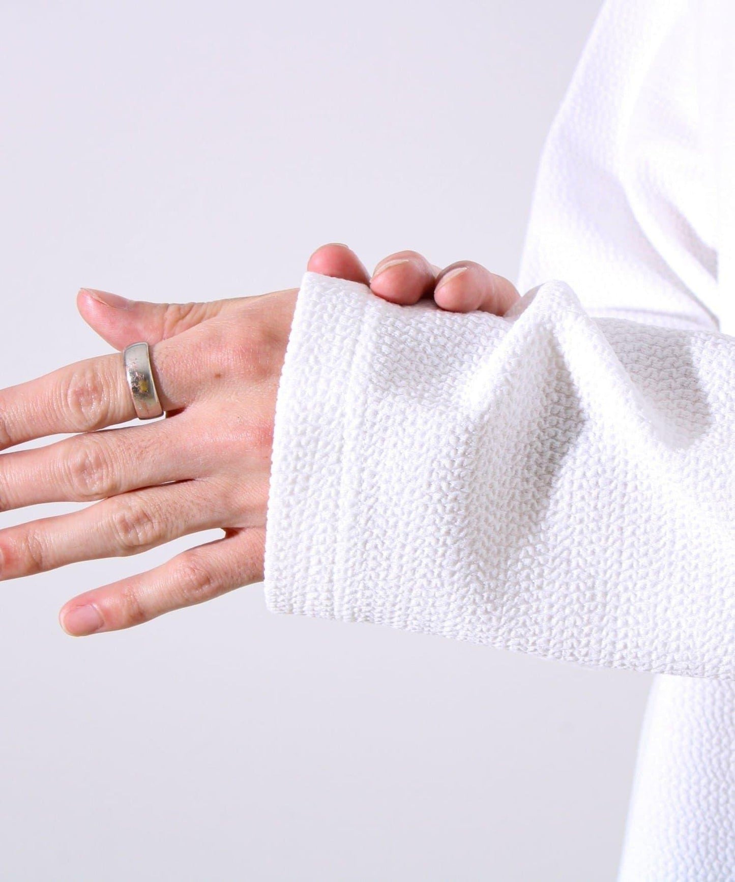 【系列累計人氣】【推薦作為夾克內搭】浮雕提花長袖T恤