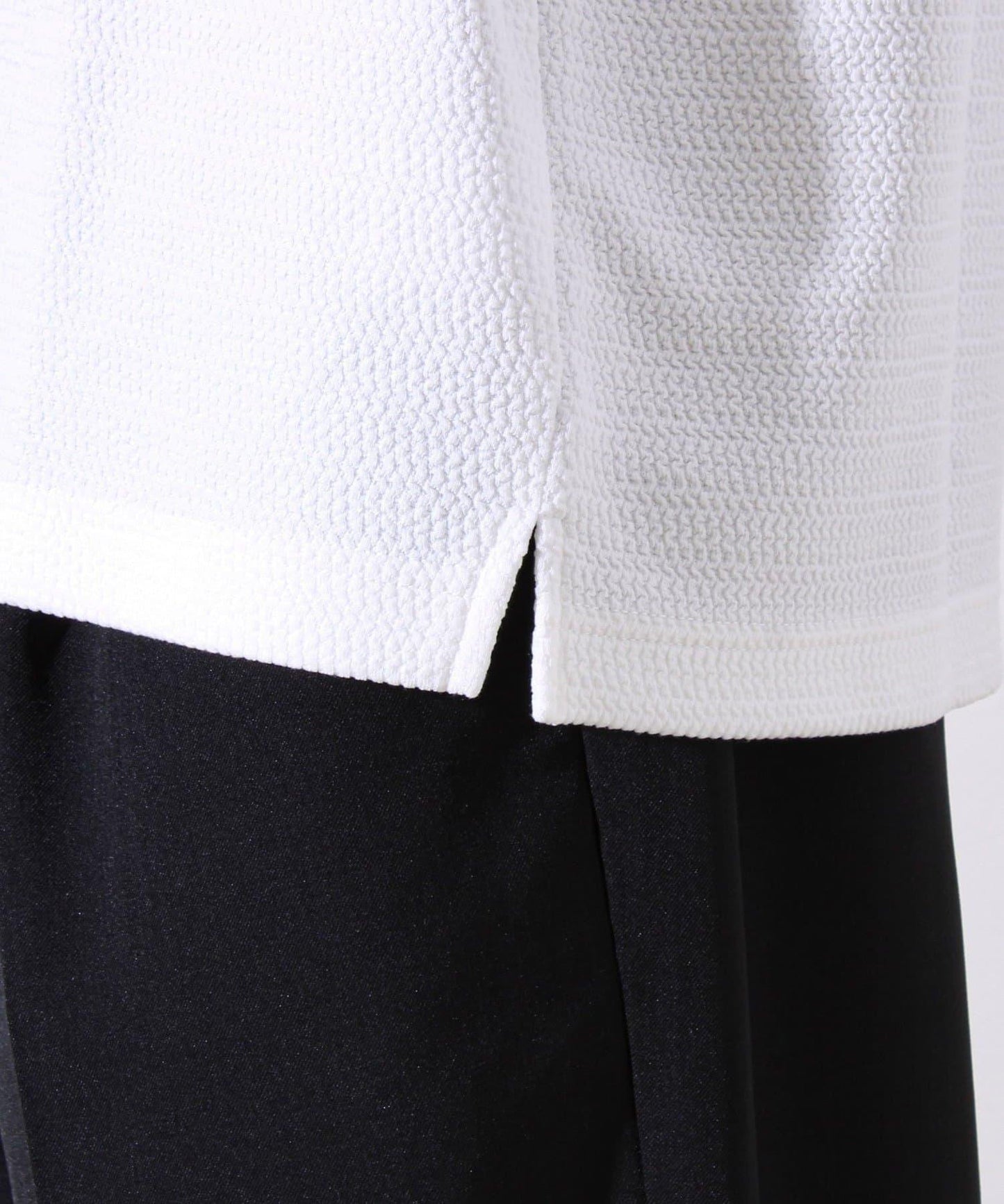 【系列累計人氣】【推薦作為夾克內搭】浮雕提花長袖T恤