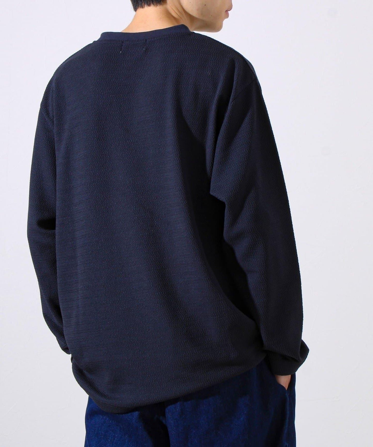 【系列累計人氣】【推薦作為夾克內搭】浮雕提花長袖T恤