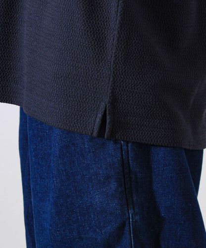 【系列累計人氣】【推薦作為夾克內搭】浮雕提花長袖T恤