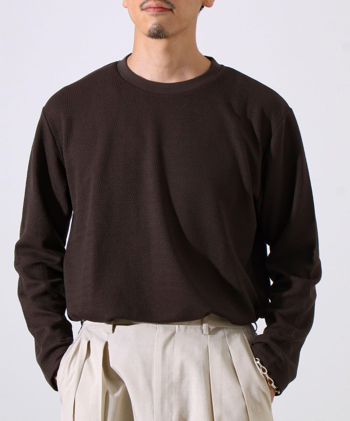 【系列累計人氣】【推薦作為夾克內搭】浮雕提花長袖T恤