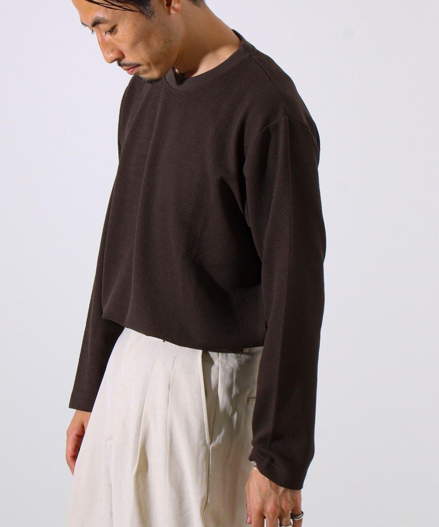 【系列累計人氣】【推薦作為夾克內搭】浮雕提花長袖T恤