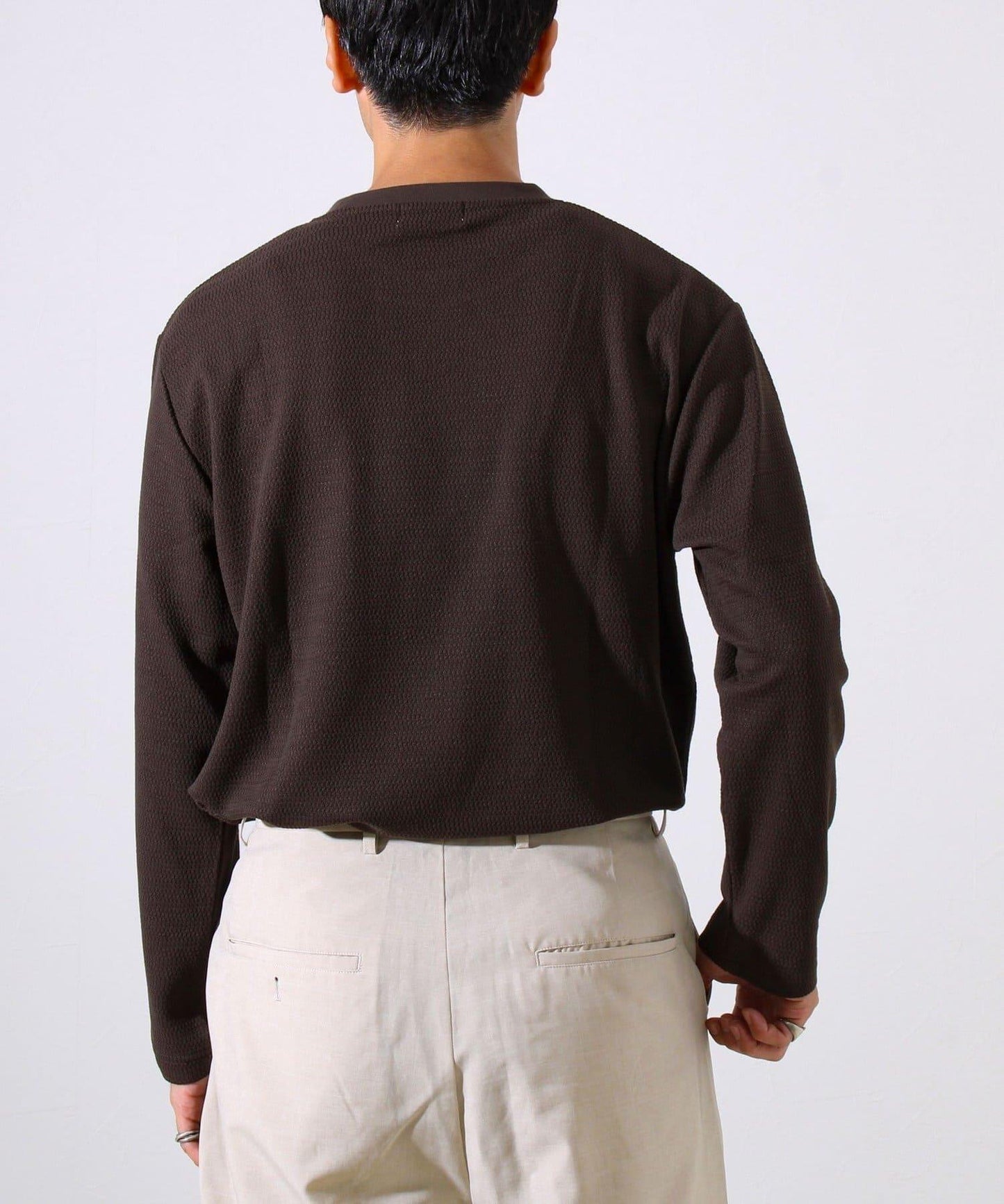 【系列累計人氣】【推薦作為夾克內搭】浮雕提花長袖T恤