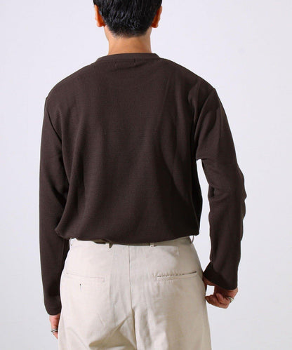 【系列累計人氣】【推薦作為夾克內搭】浮雕提花長袖T恤