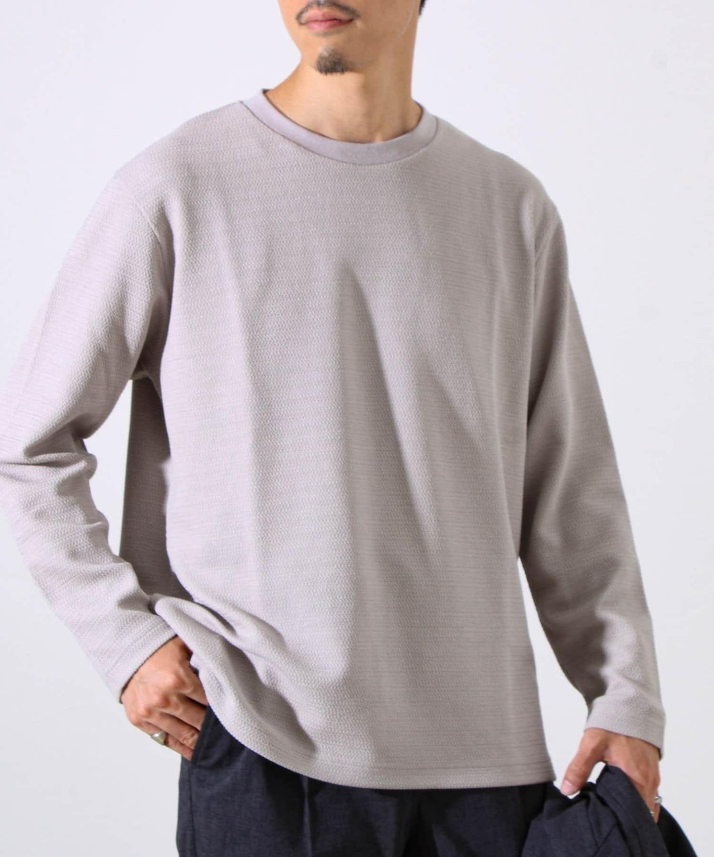 【系列累計人氣】【推薦作為夾克內搭】浮雕提花長袖T恤