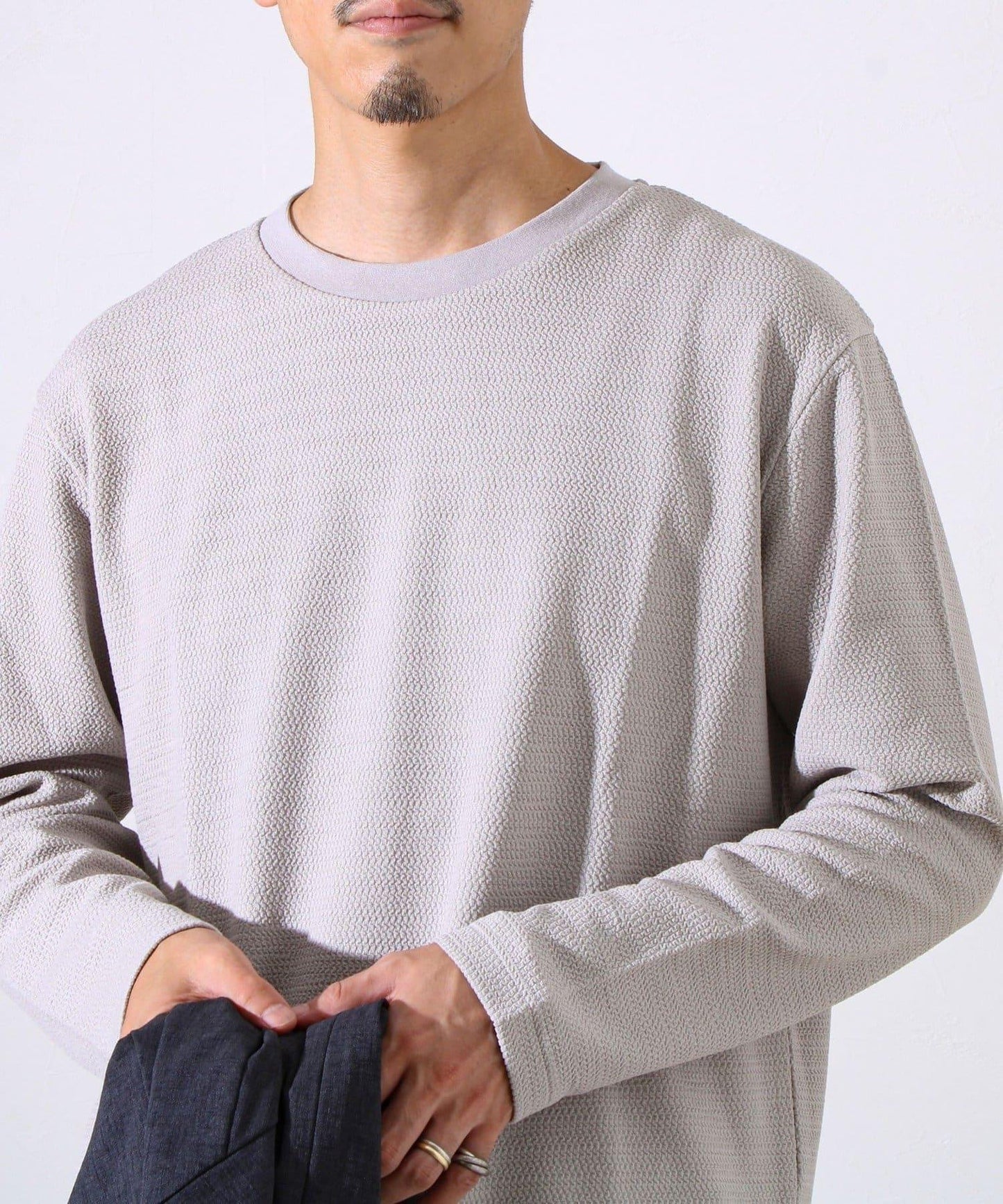 【系列累計人氣】【推薦作為夾克內搭】浮雕提花長袖T恤