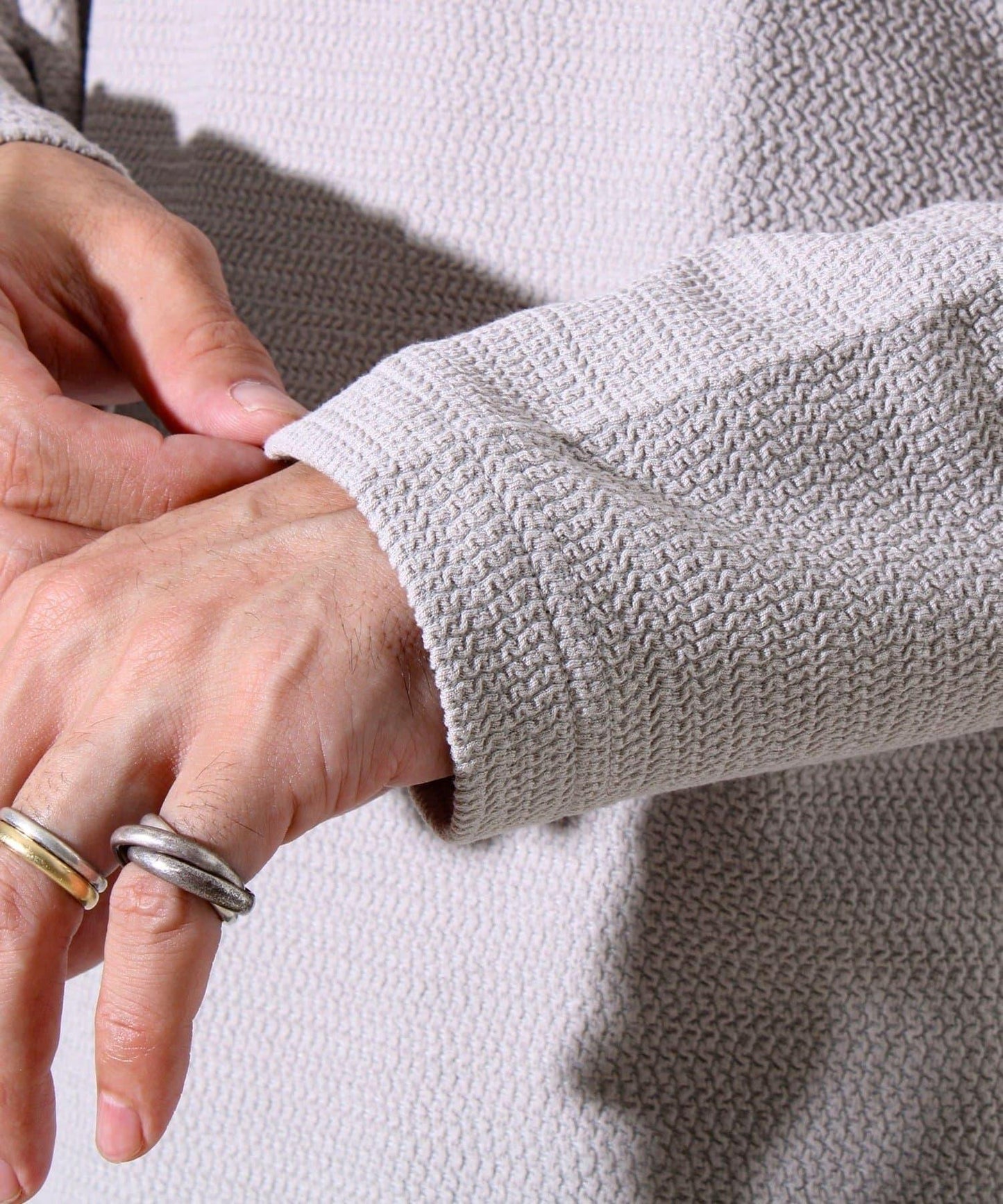 【系列累計人氣】【推薦作為夾克內搭】浮雕提花長袖T恤