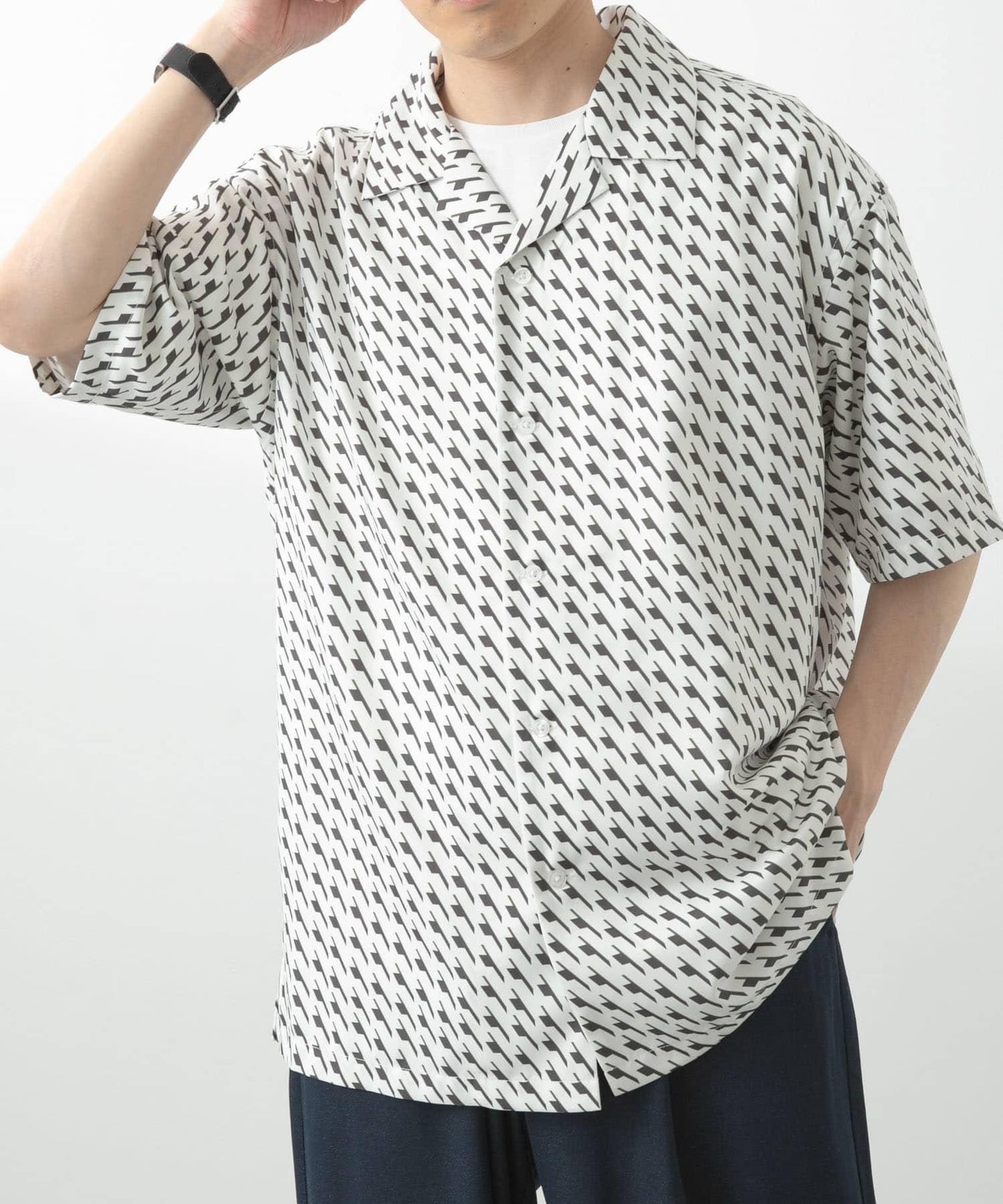 幾何印花開領襯衫A
