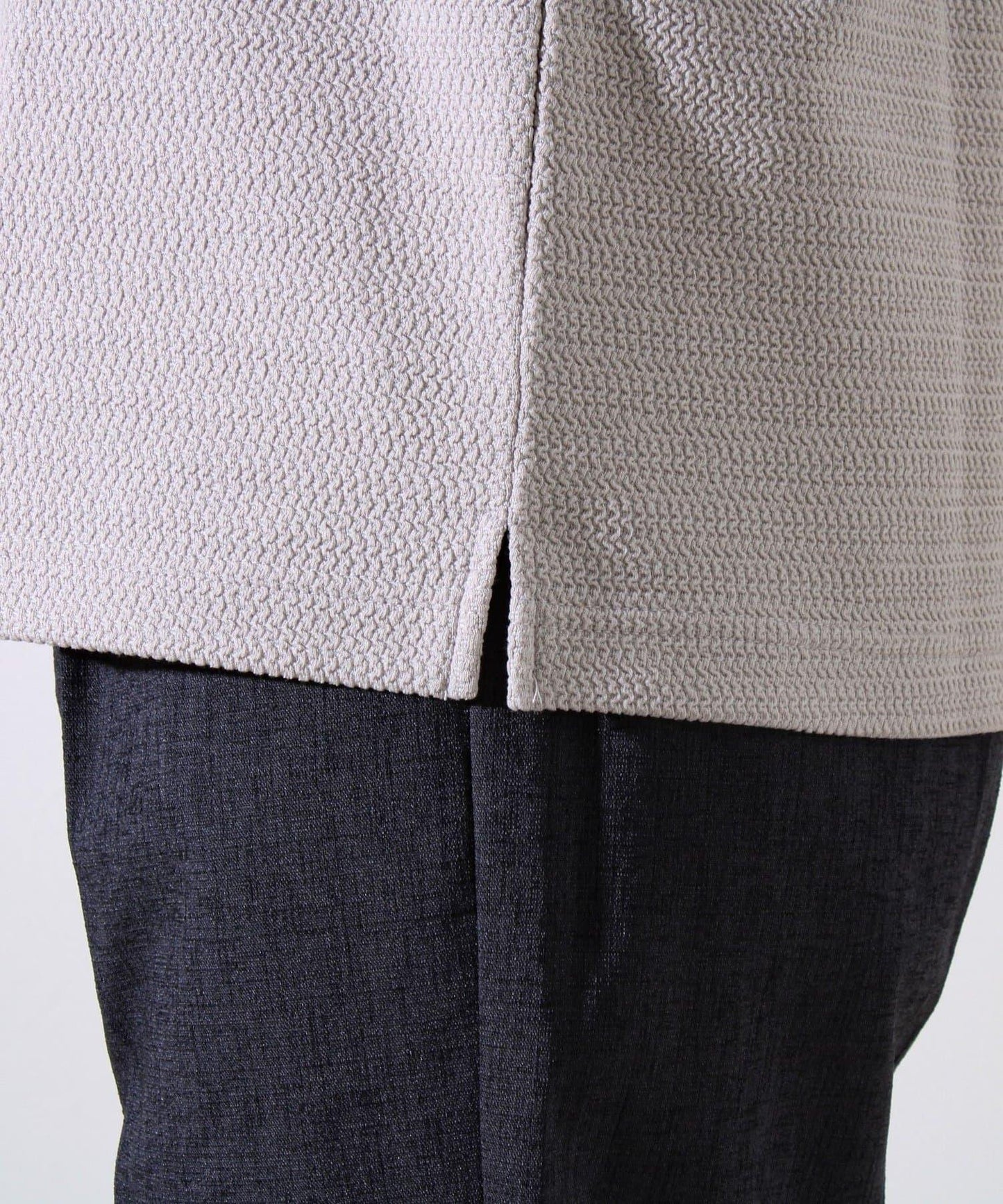 【系列累計人氣】【推薦作為夾克內搭】浮雕提花長袖T恤