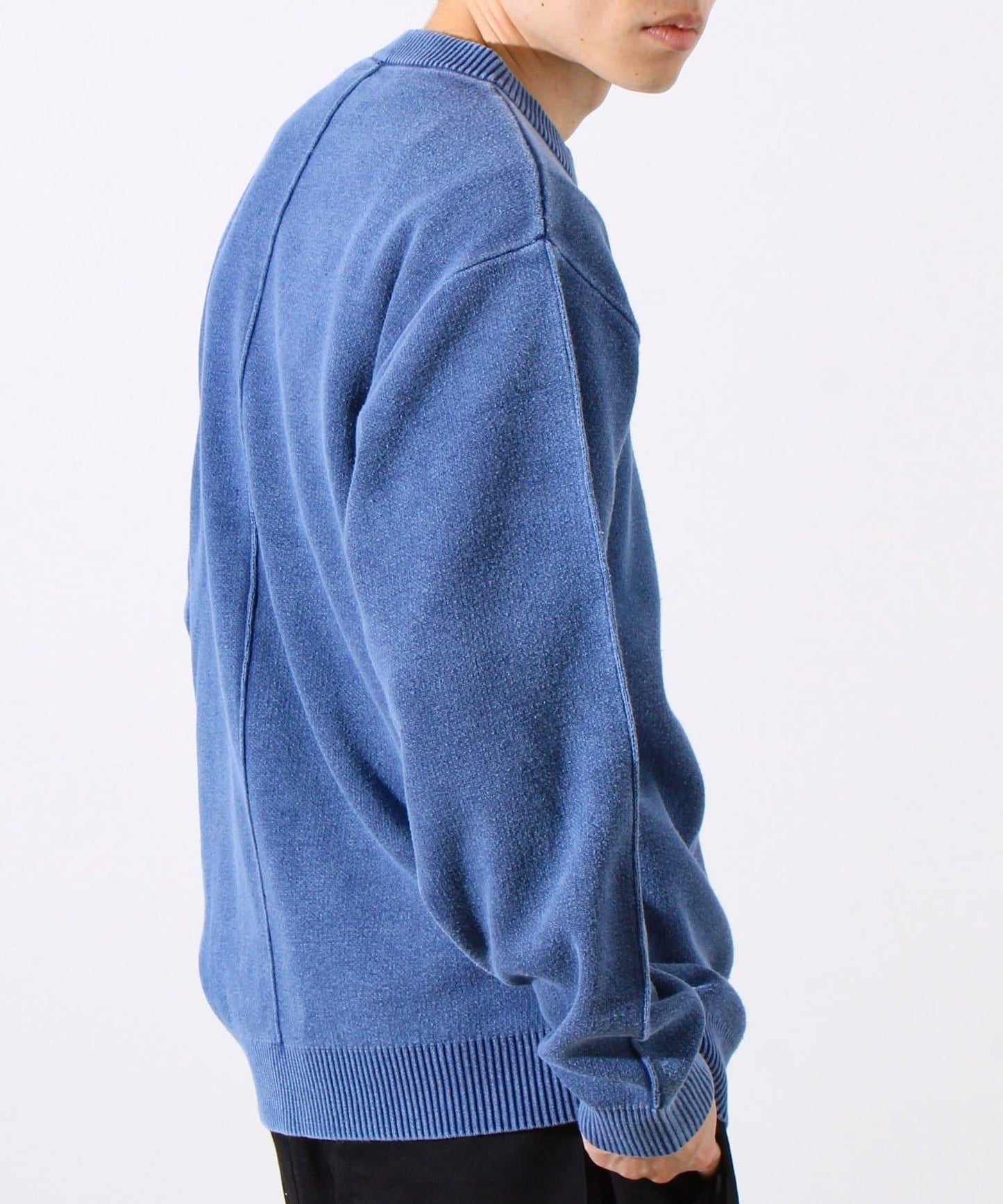 【縫製工藝展現主角細節】正面拼接圓領針織衫 酸洗工藝