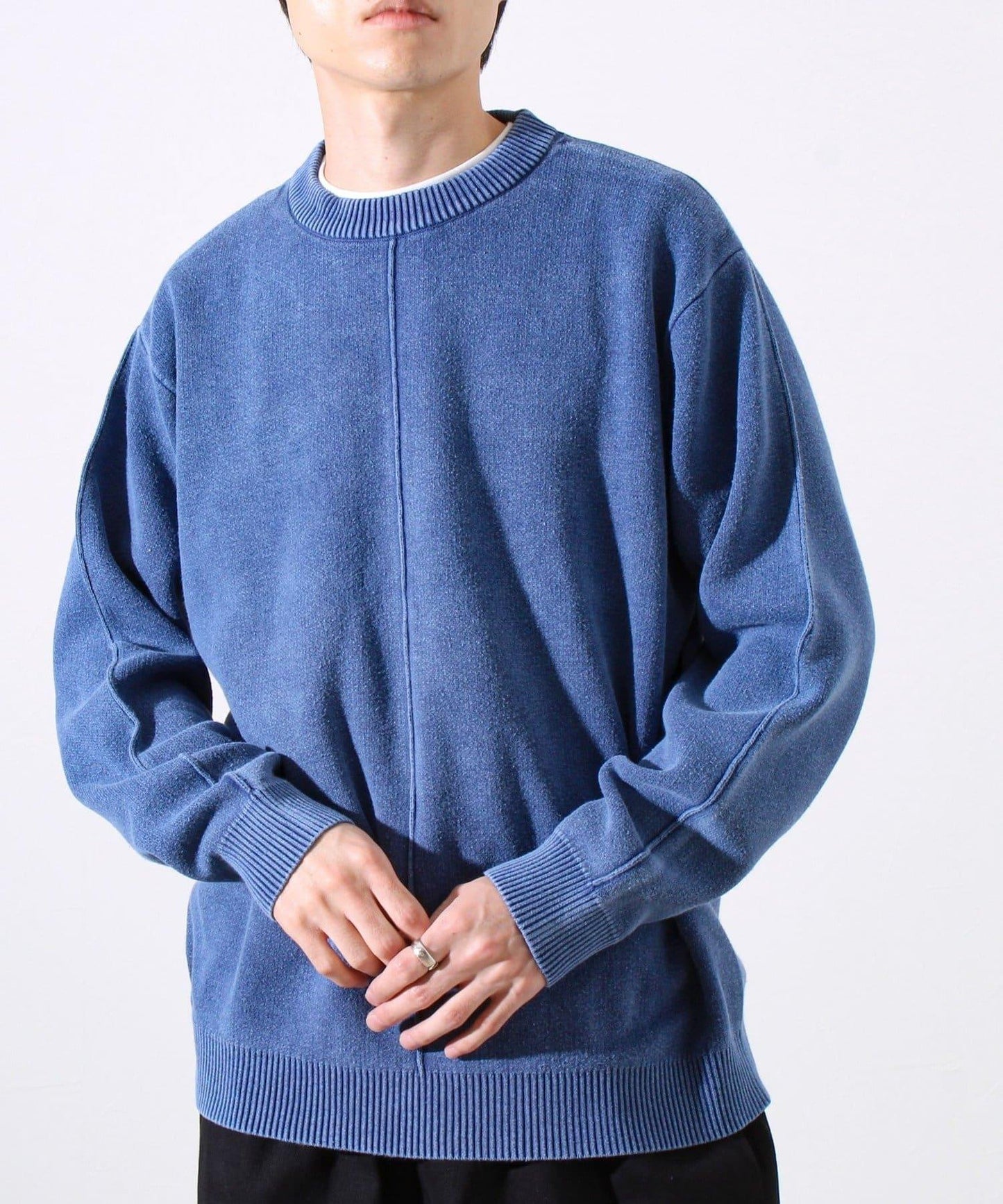 【縫製工藝展現主角細節】正面拼接圓領針織衫 酸洗工藝