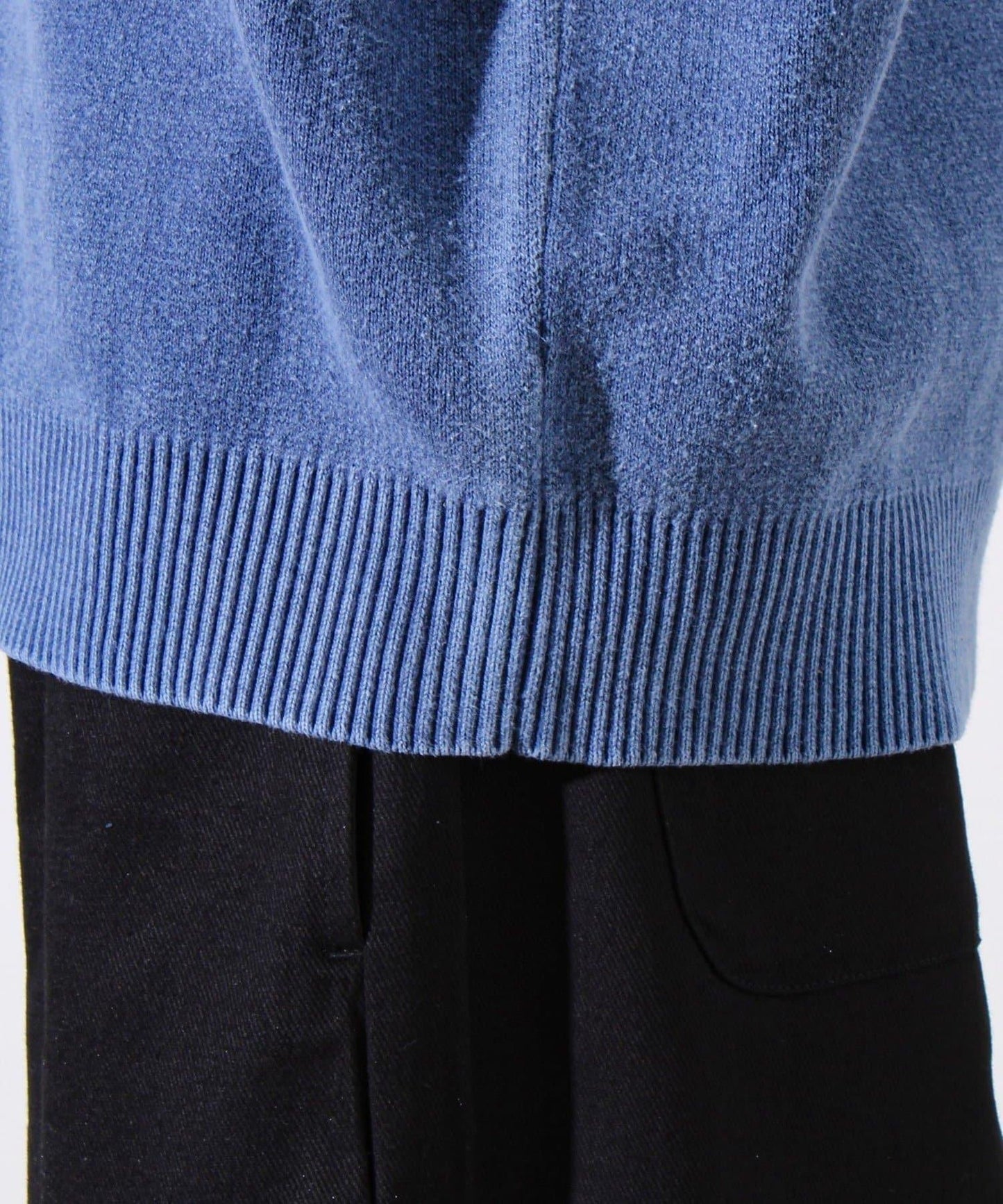 【縫製工藝展現主角細節】正面拼接圓領針織衫 酸洗工藝