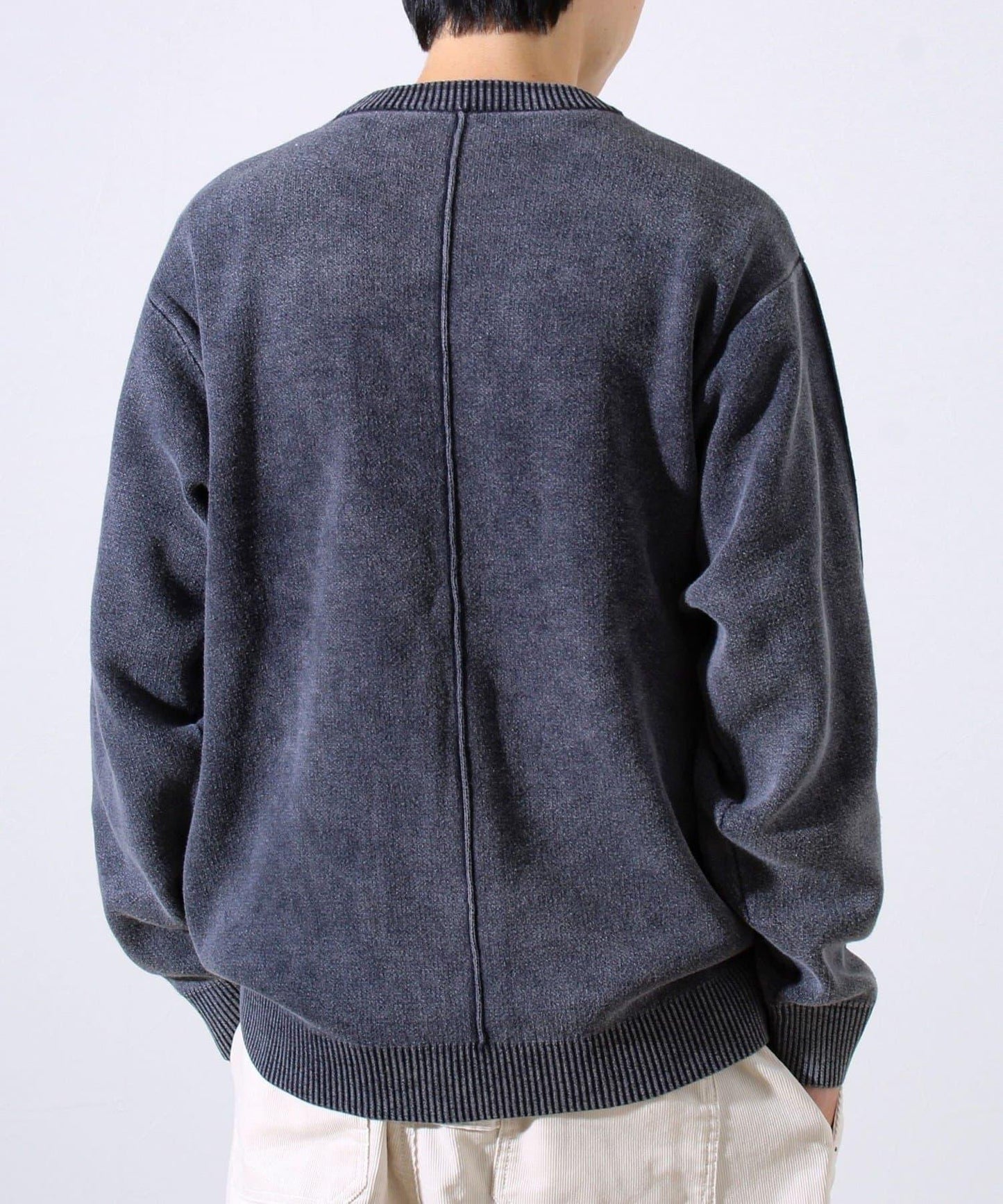 【縫製工藝展現主角細節】正面拼接圓領針織衫 酸洗工藝