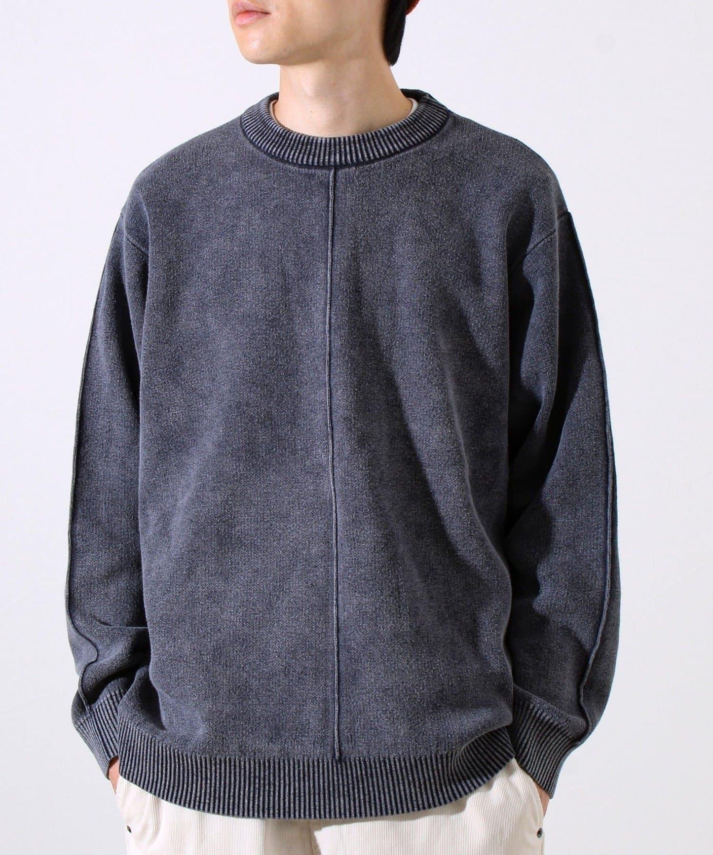 【縫製工藝展現主角細節】正面拼接圓領針織衫 酸洗工藝