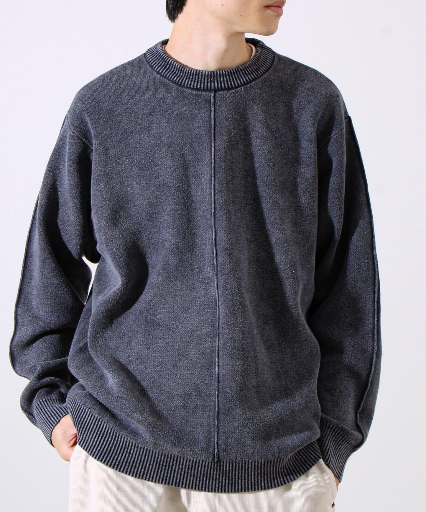 【縫製工藝展現主角細節】正面拼接圓領針織衫 酸洗工藝