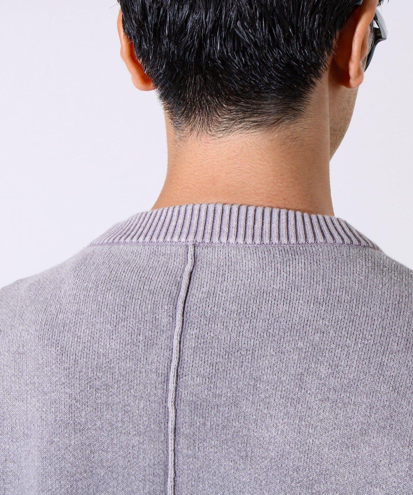 【縫製工藝展現主角細節】正面拼接圓領針織衫 酸洗工藝