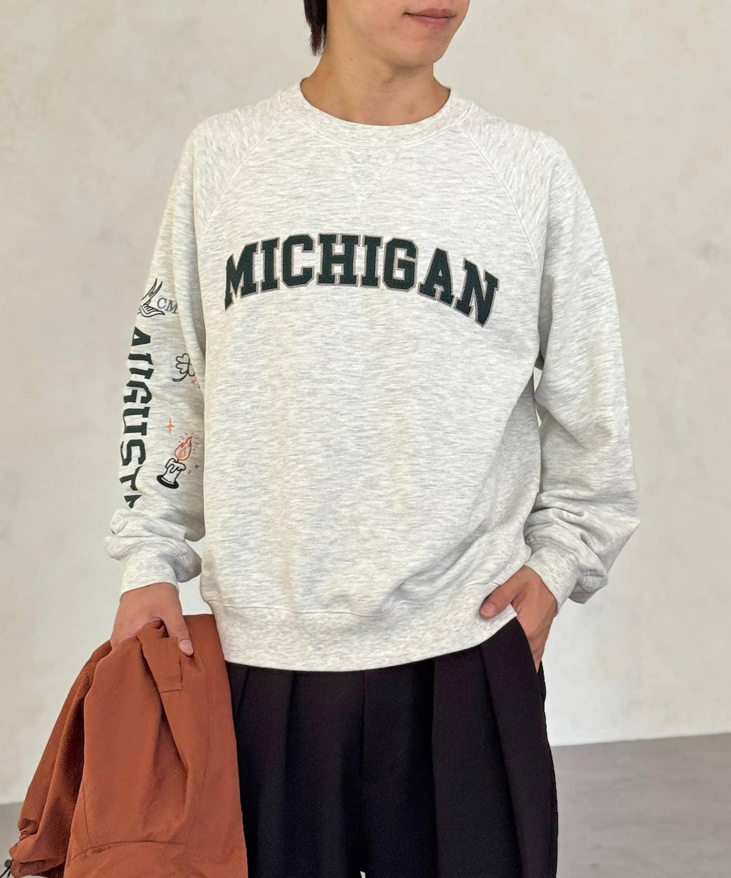 塗鴉刺繡學院風標誌衛衣