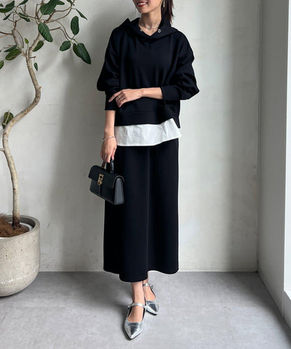 連帽加厚套頭衫×修身半身裙