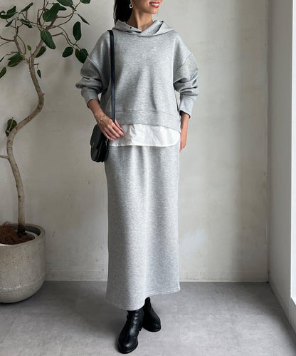 連帽加厚套頭衫×修身半身裙
