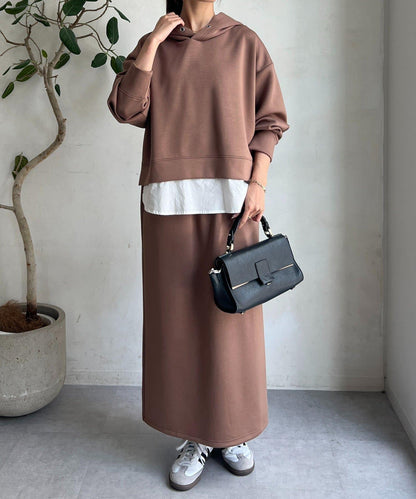 連帽加厚套頭衫×修身半身裙