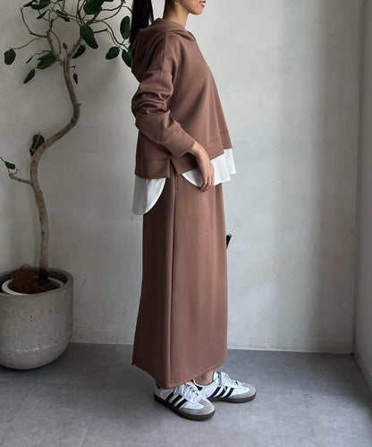 連帽加厚套頭衫×修身半身裙