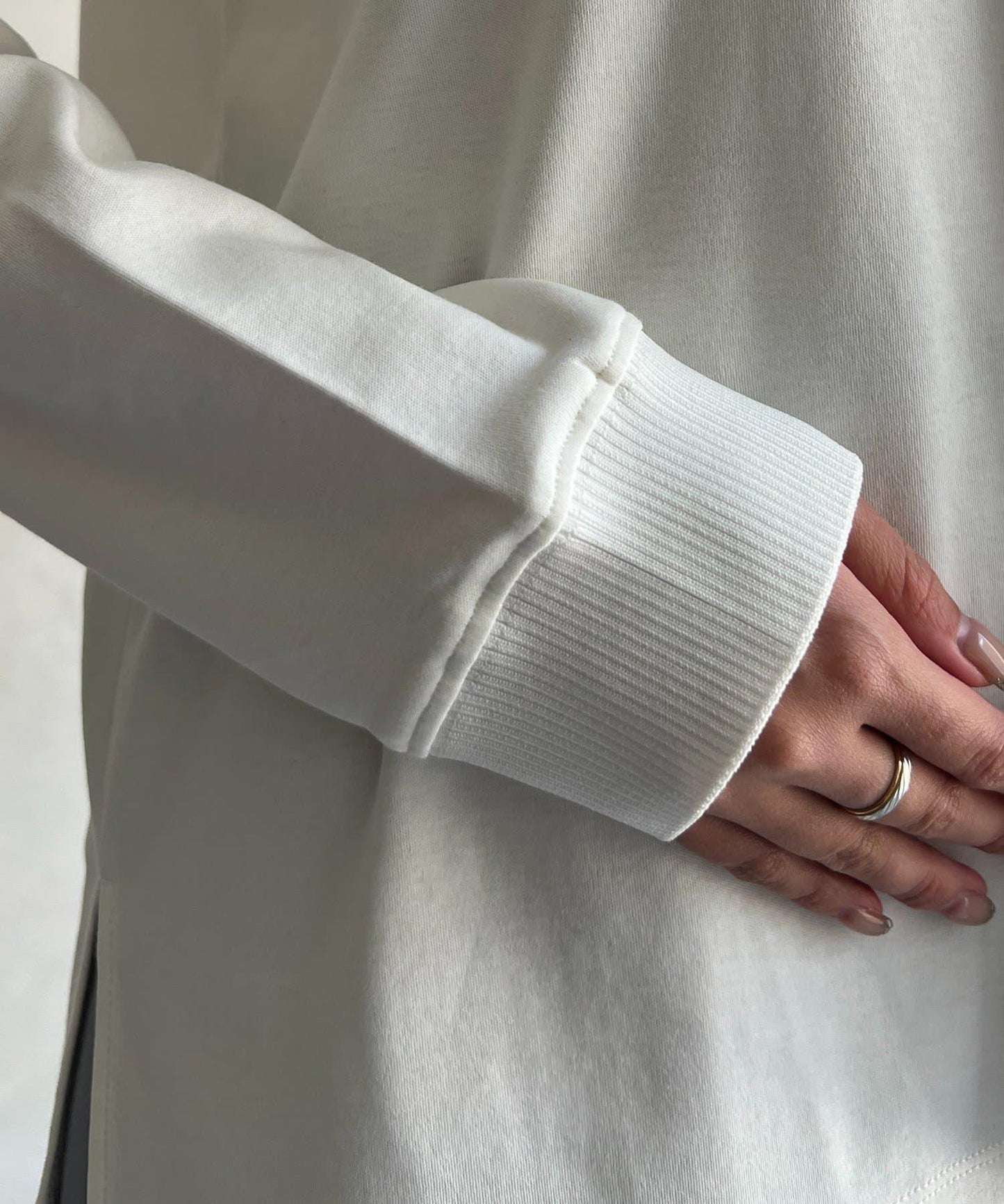 【防潑水加工】トリケア標誌印花長袖T恤