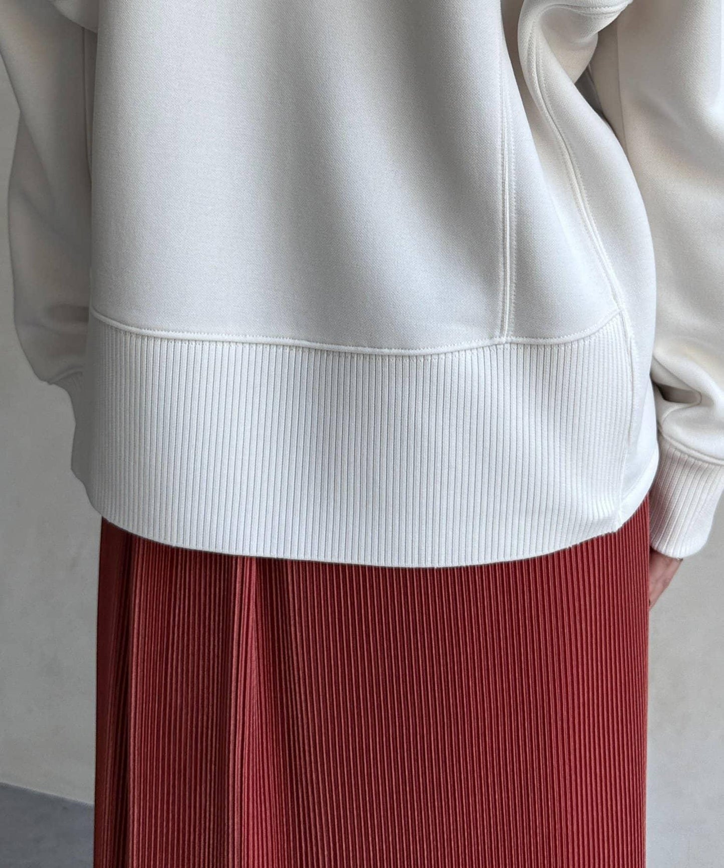 輕量粘合落肩套頭衫