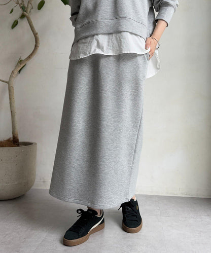 連帽加厚套頭衫×修身半身裙